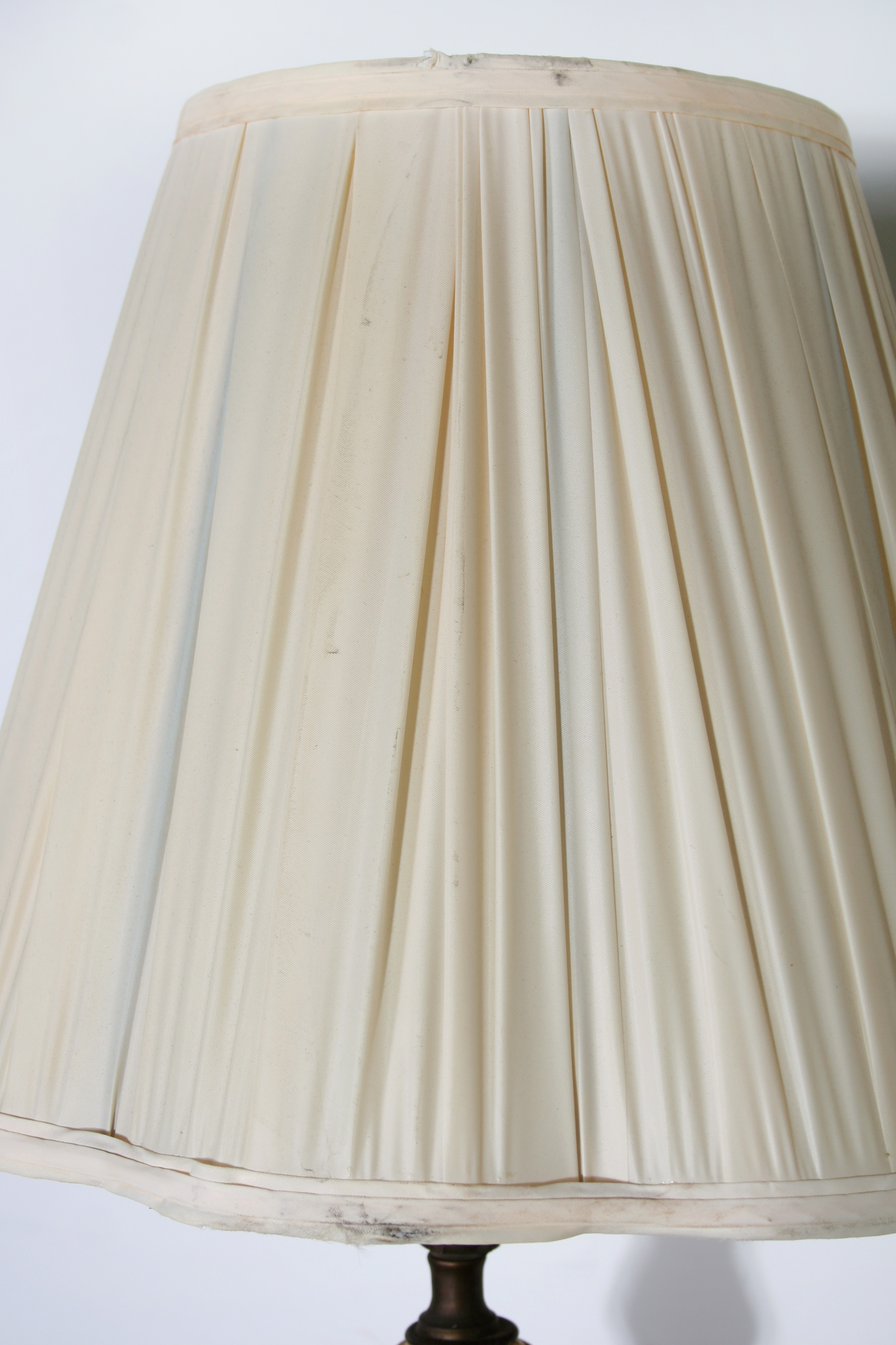 Vintage Lamp with Cherub Motif 