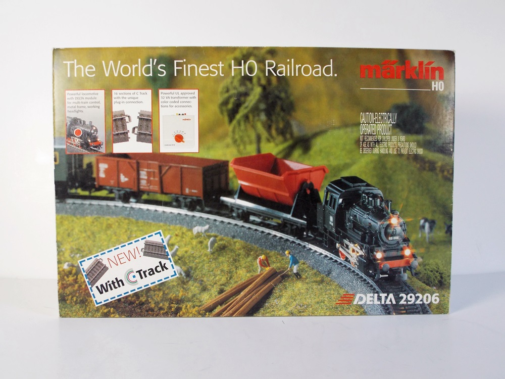 A Markin Delta 29206 HO Model Train Set, Extra Track and Six Additional Cars