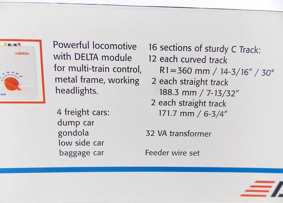 A Markin Delta 29206 HO Model Train Set, Extra Track and Six Additional Cars