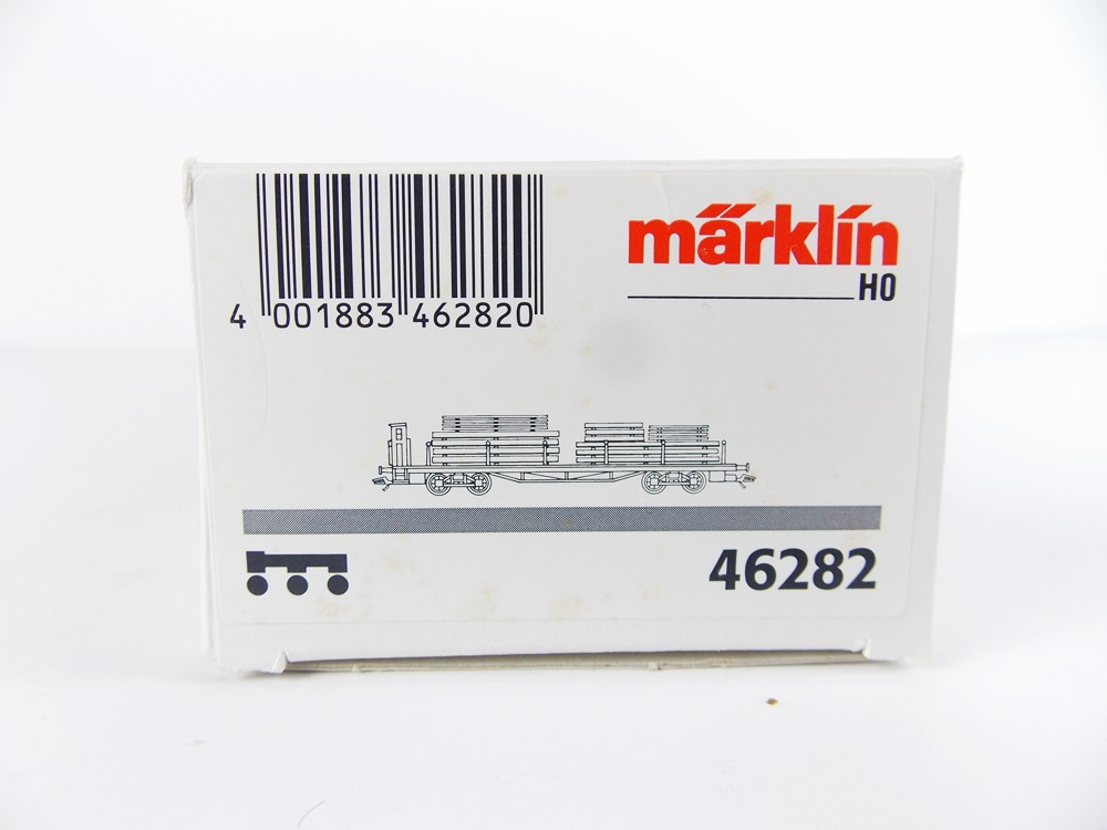 A Markin Delta 29206 HO Model Train Set, Extra Track and Six Additional Cars