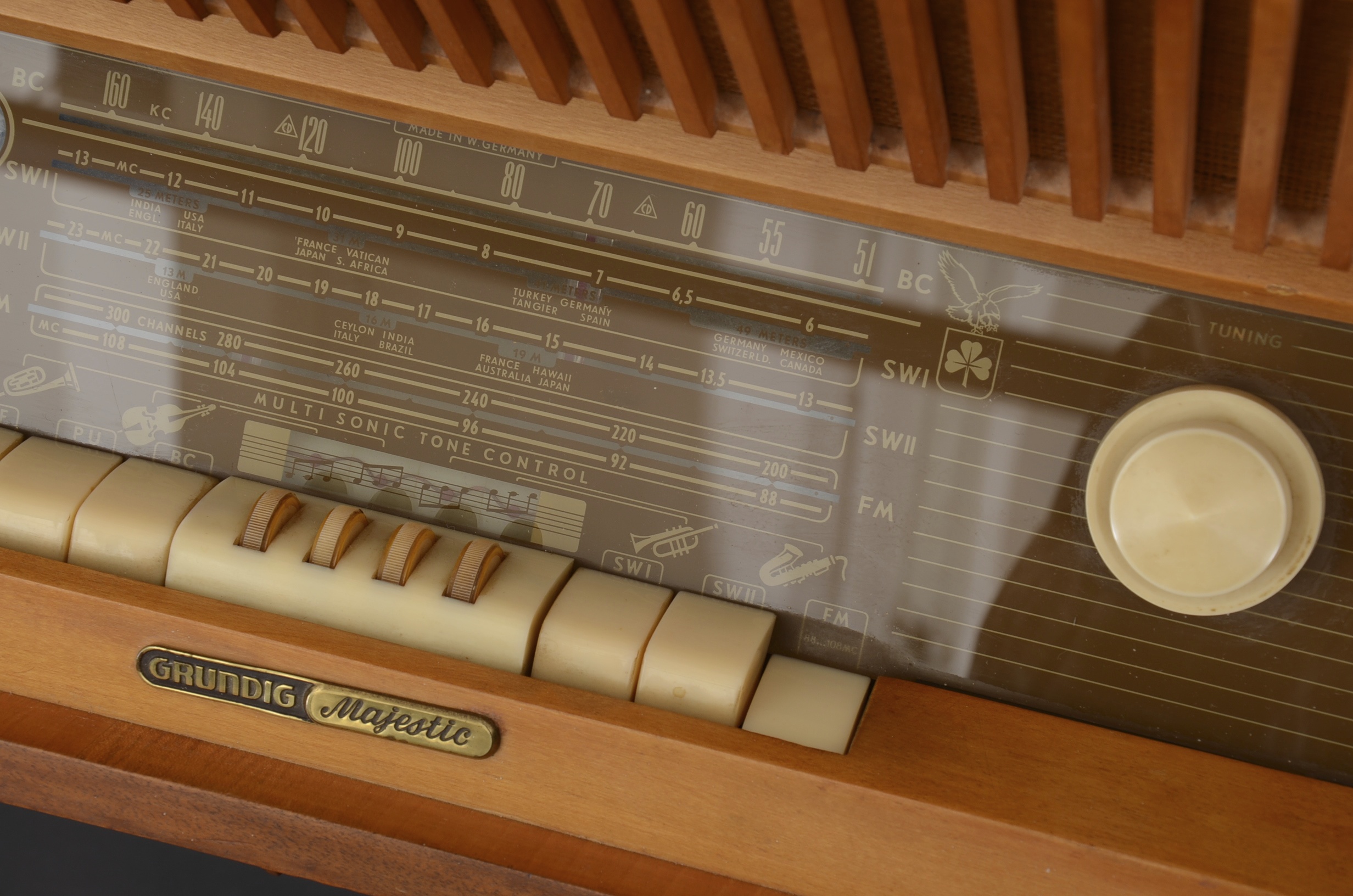 Mid Century Modern Grundig Majestic Model 7056 Stereo/Turntable Console