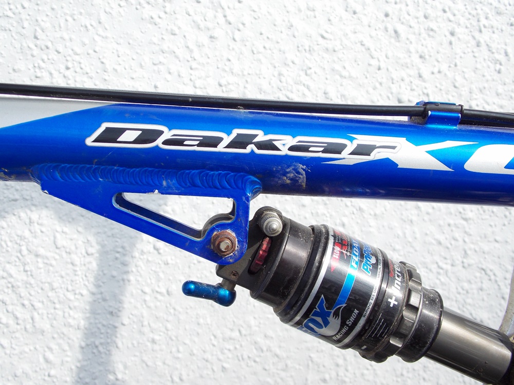 A 2004 Jamis Dakar Pro Mountain Bike with Mostly XTR Componants