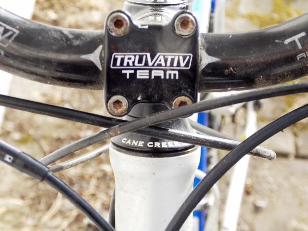 A 2004 Jamis Dakar Pro Mountain Bike with Mostly XTR Componants