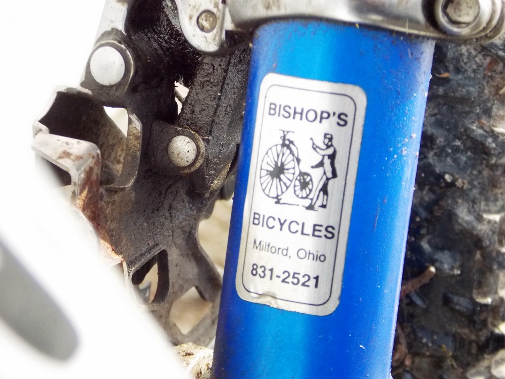 A 2004 Jamis Dakar Pro Mountain Bike with Mostly XTR Componants