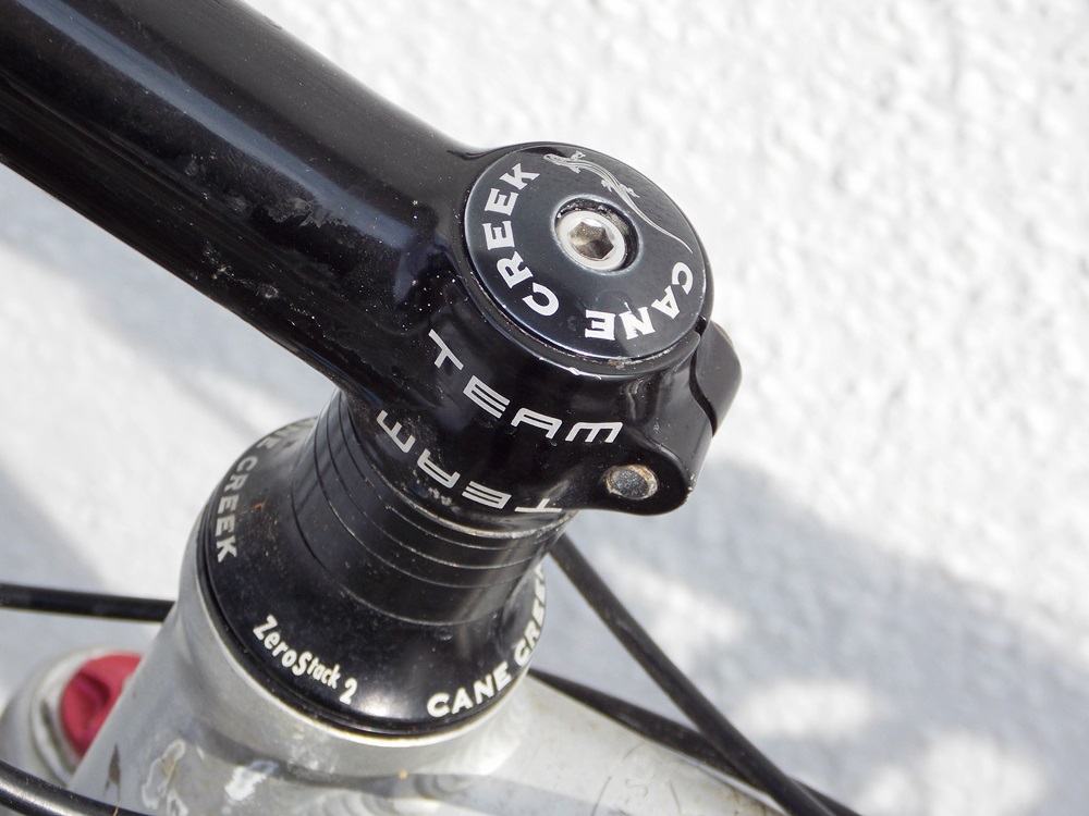 A 2004 Jamis Dakar Pro Mountain Bike with Mostly XTR Componants