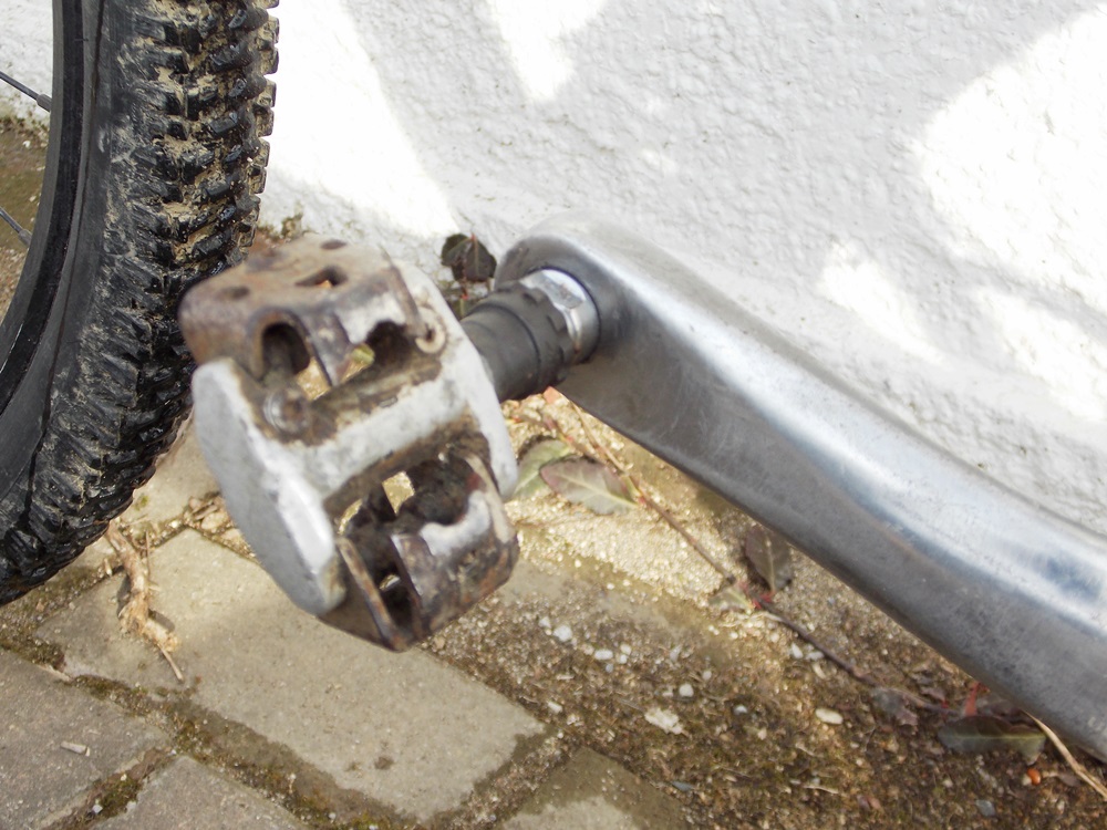 A 2004 Jamis Dakar Pro Mountain Bike with Mostly XTR Componants