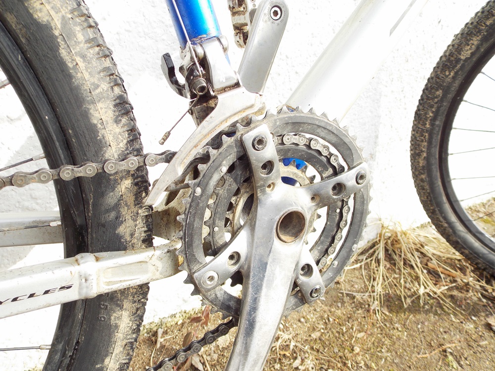 A 2004 Jamis Dakar Pro Mountain Bike with Mostly XTR Componants
