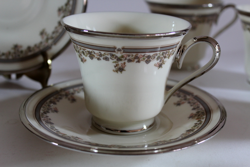 Lenox 'Lace Point' Fine China