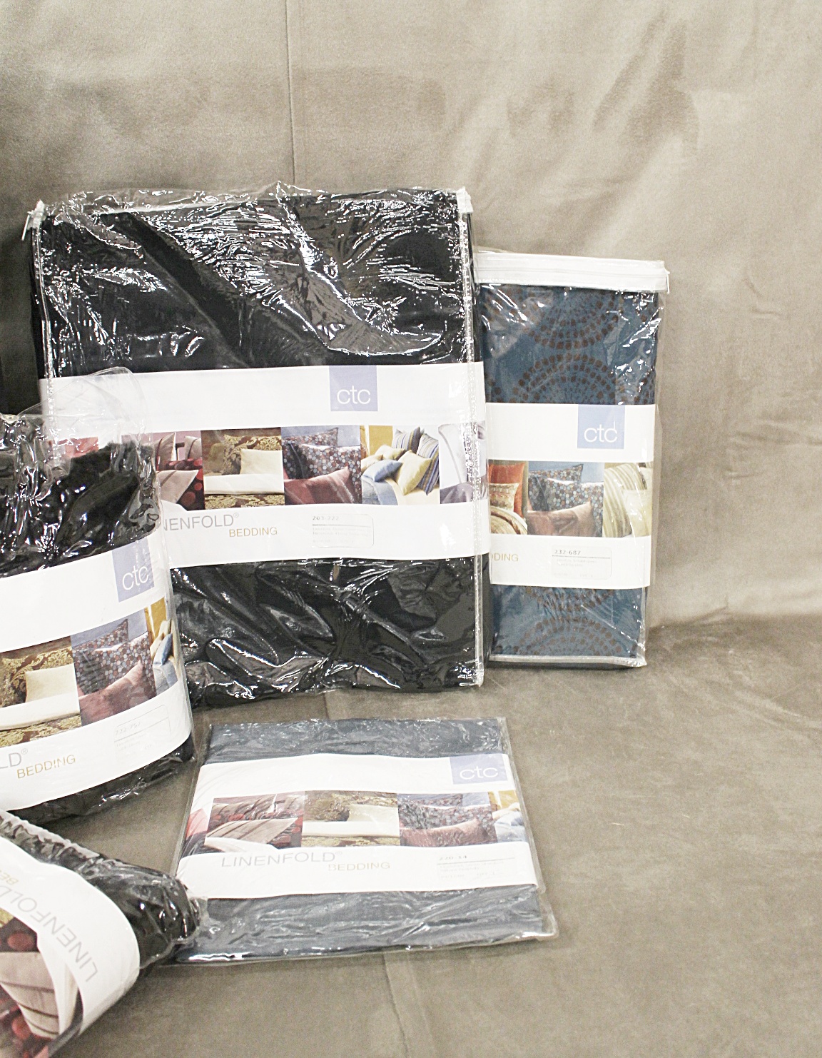 CTC Bedding Ensemble "Micro-suede Ebony" & "Sparkle Sapphire" Oversize Queen