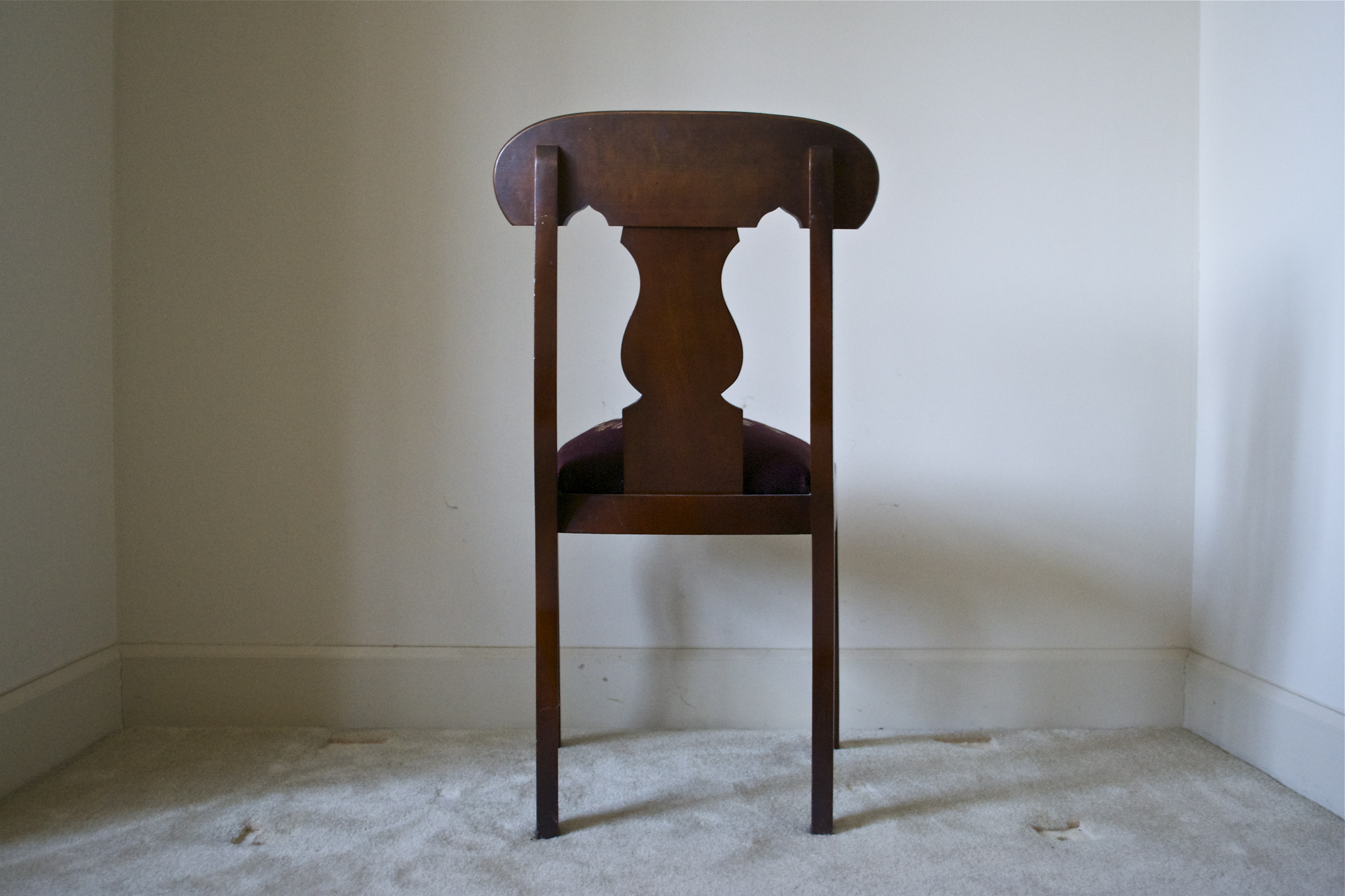 Fiddleback Saber Leg Dining Chairs 