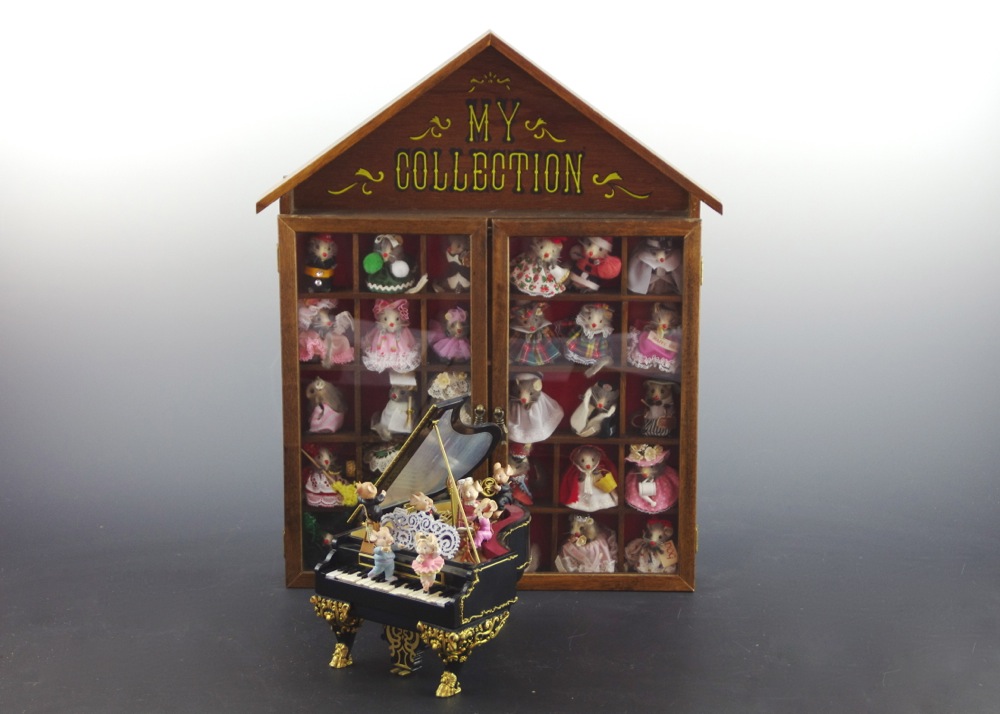 'Musical Mice' Music Box, with Collection of Miniature Dressed Mice  