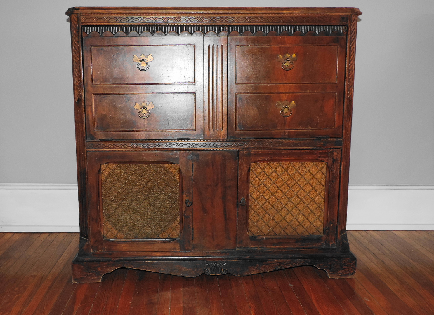 Antique Victrola Cabinet