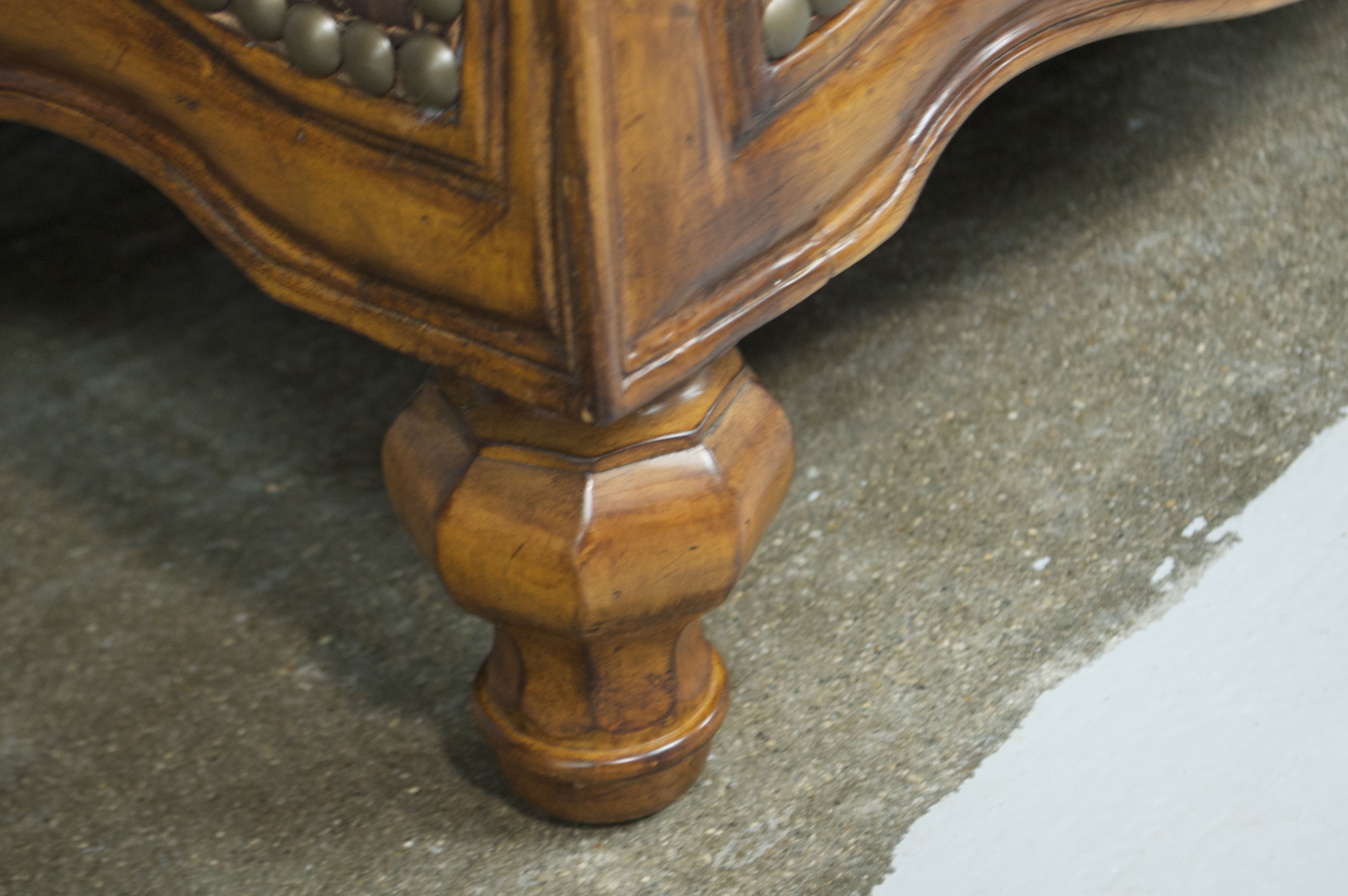 Thomasville Ernest Hemingway Pauline Sofa