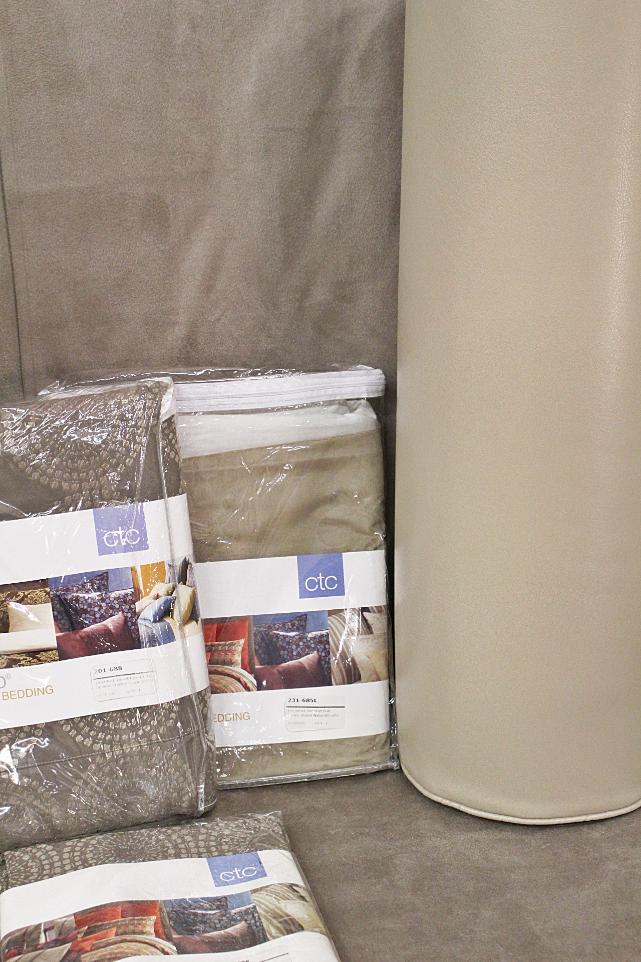 CTC Bedding Ensemble "Sapphire Smoke" Full/Queen