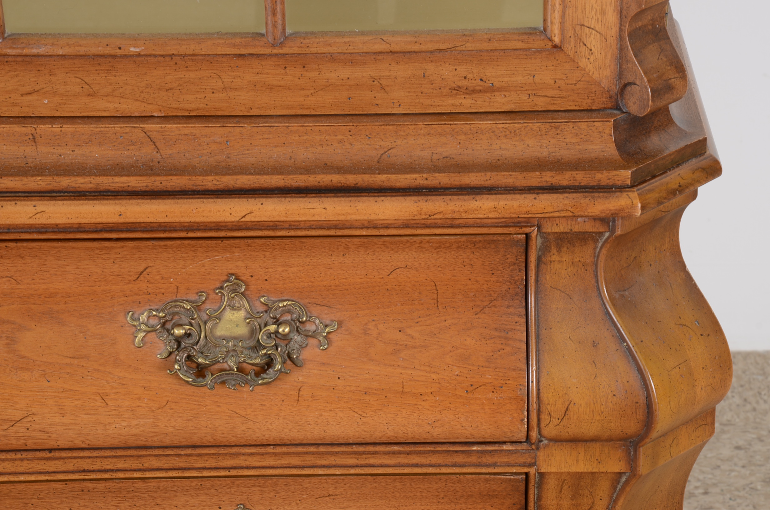 Henredon Viennese Collection China Cabinet