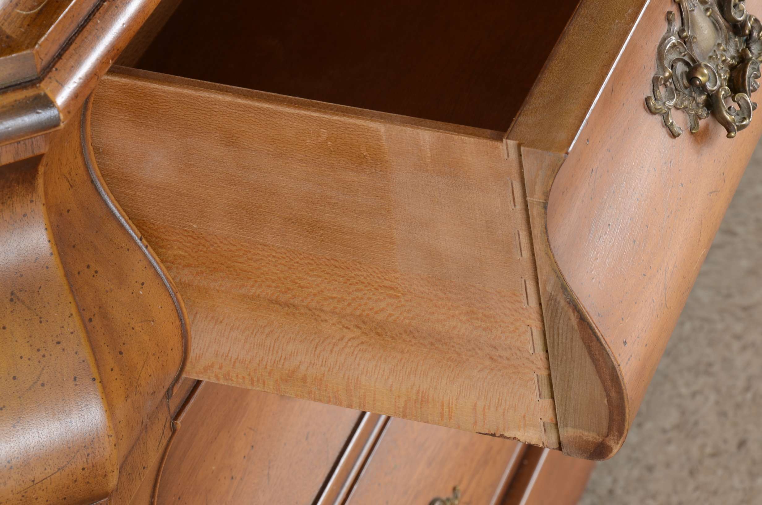 Henredon Viennese Collection China Cabinet