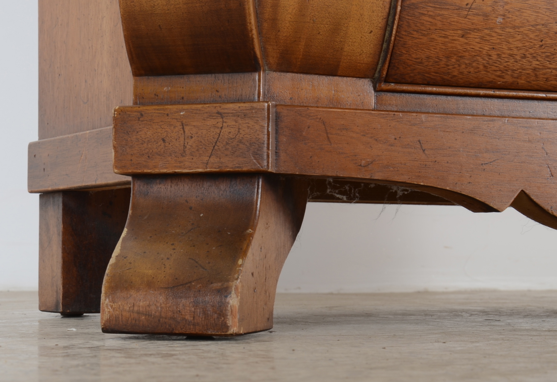 Henredon Viennese Collection China Cabinet