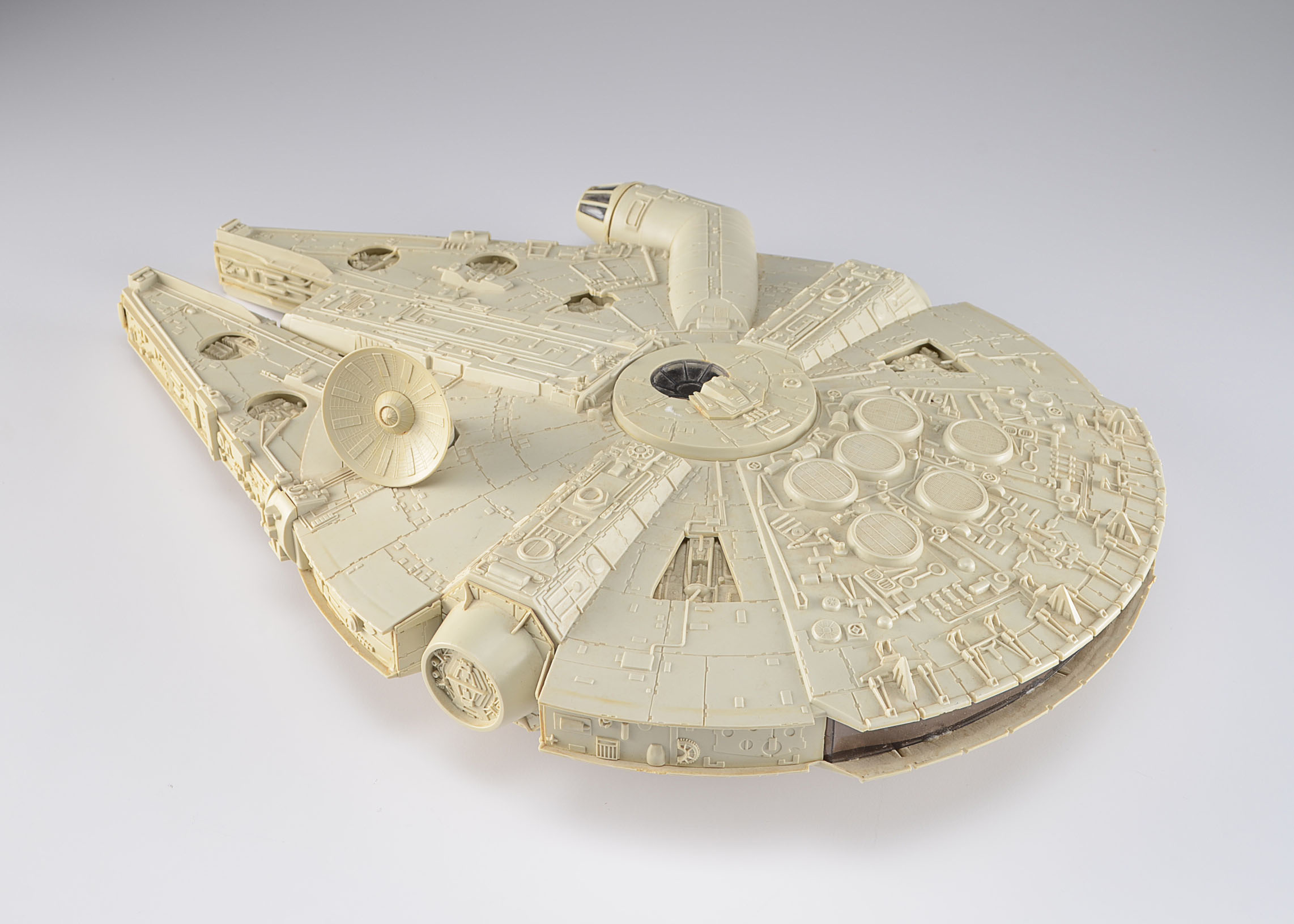"Star Wars" Millennium Falcon Model 