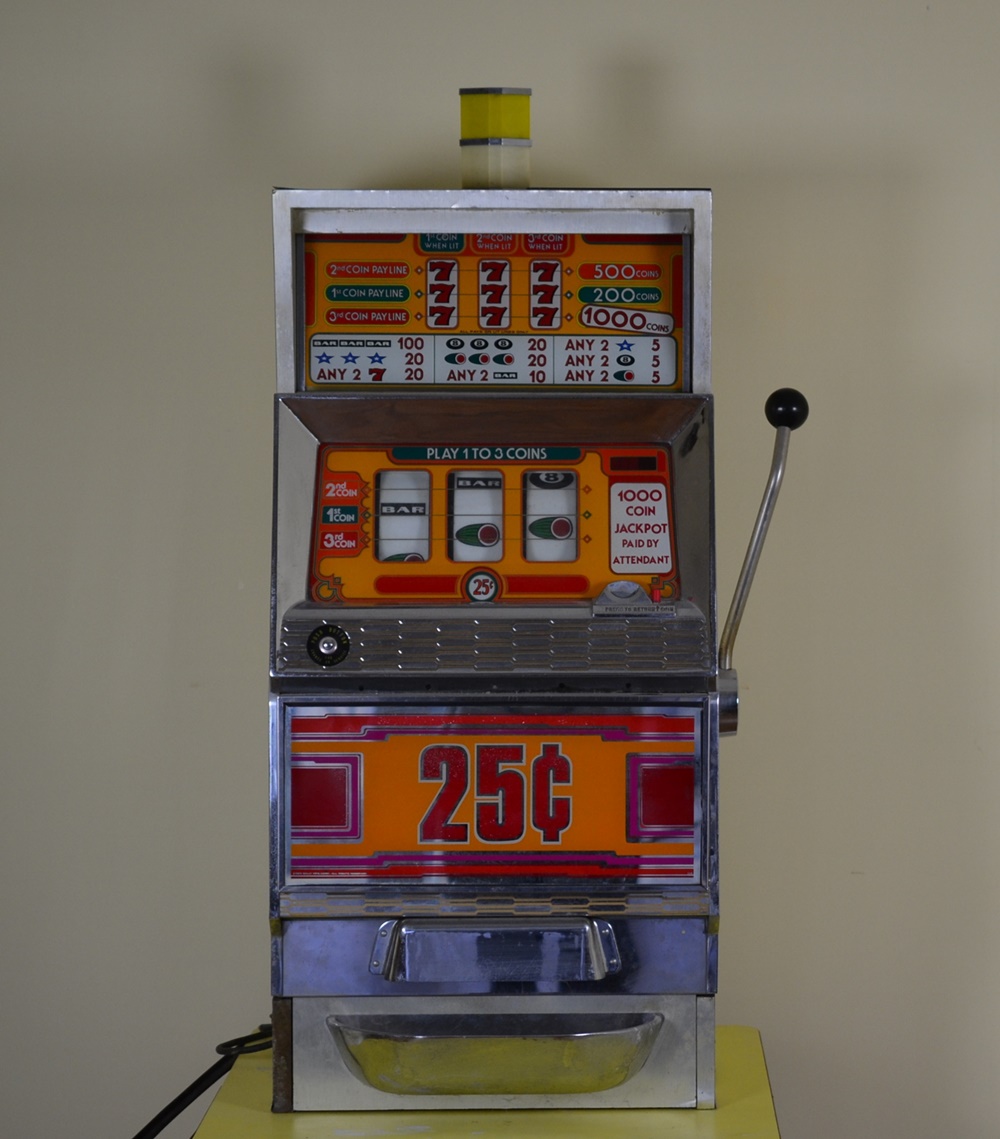 Vintage Triple 7's Slot Machine