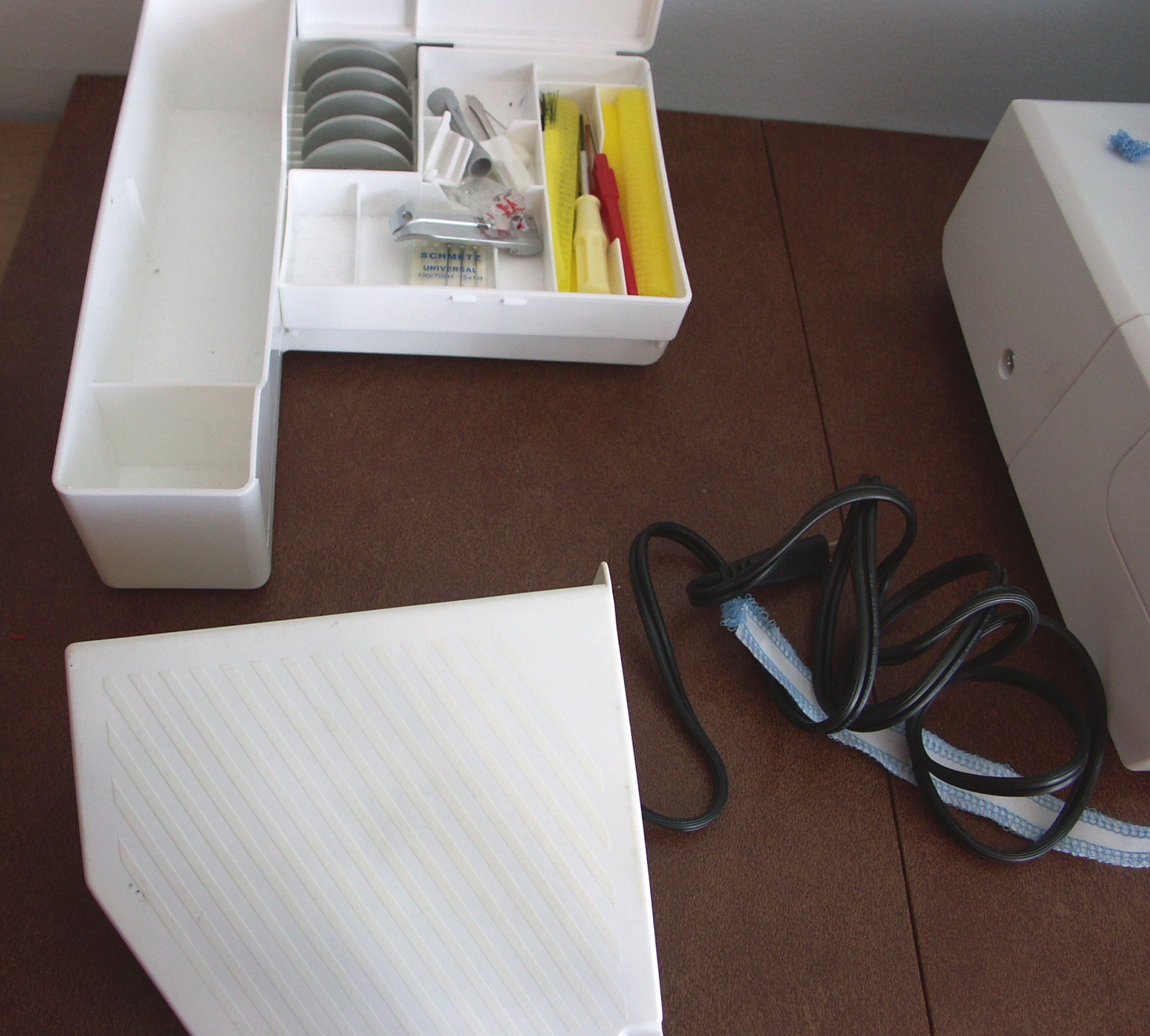 Husqvarna Viking Huskylock Model 936 Serger