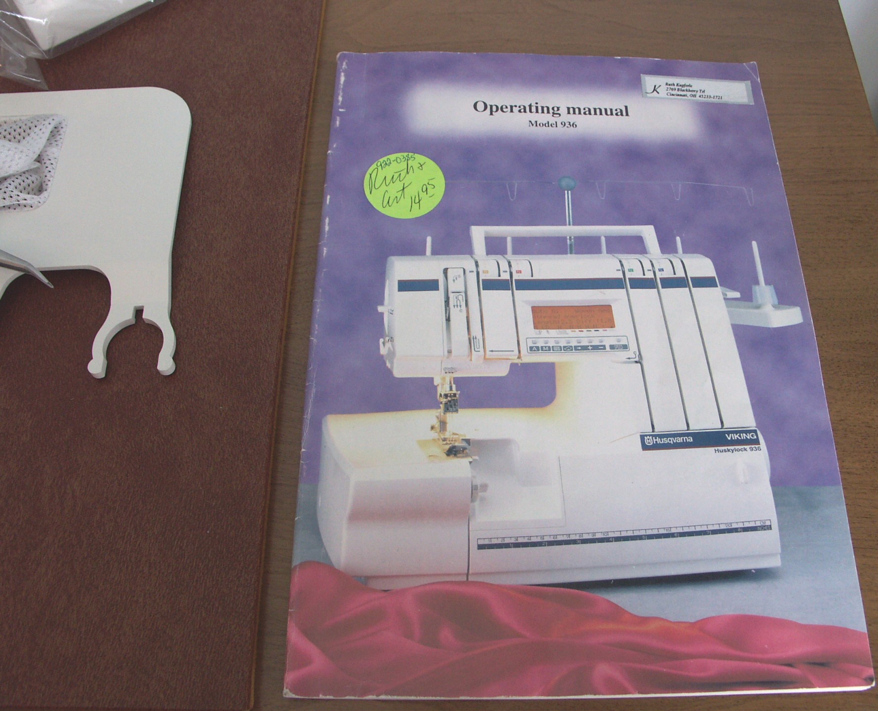 Husqvarna Viking Huskylock Model 936 Serger