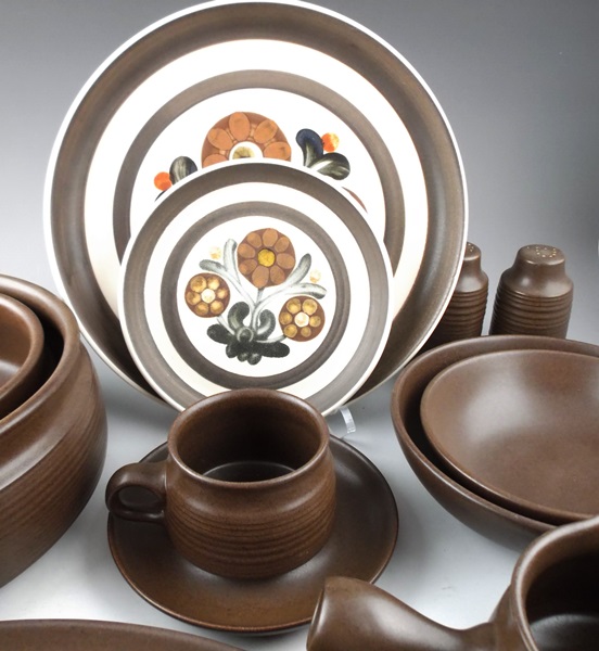 Langley Pottery Set in the Mayflower Pattern 