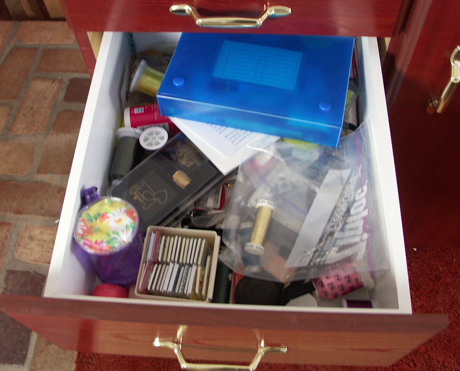 Husqvarna Viking Designer Diamond Sewing and Embroidery Machine and Accesories