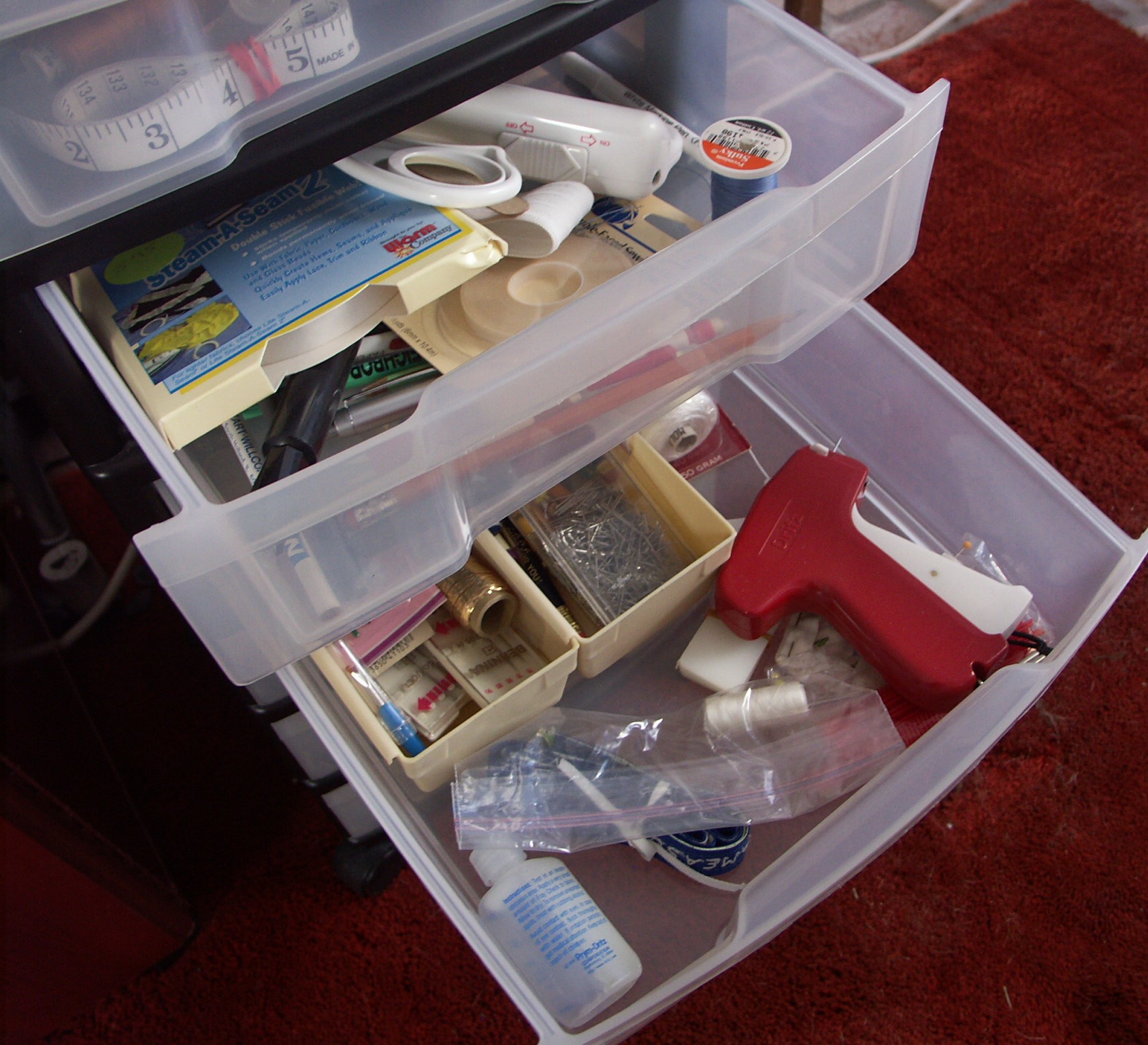 Husqvarna Viking Designer Diamond Sewing and Embroidery Machine and Accesories