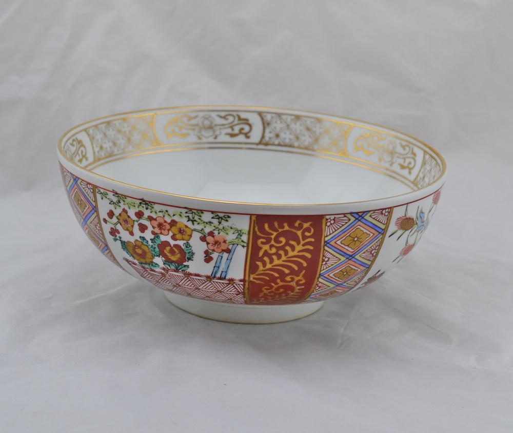 Japanese Porcelain Bowl Hand-Painted in 22 Karat Gold Paint