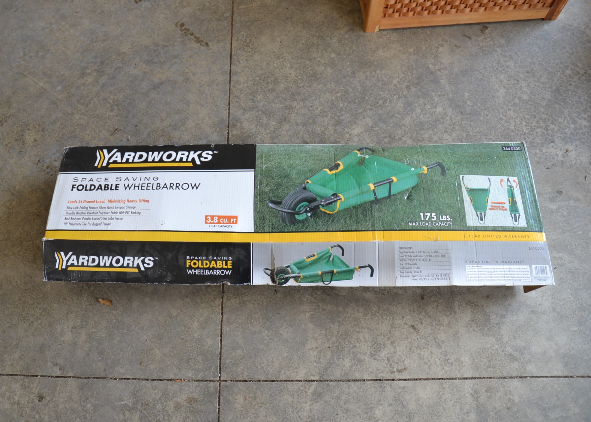 Yardworks Foldable Wheelbarrow 