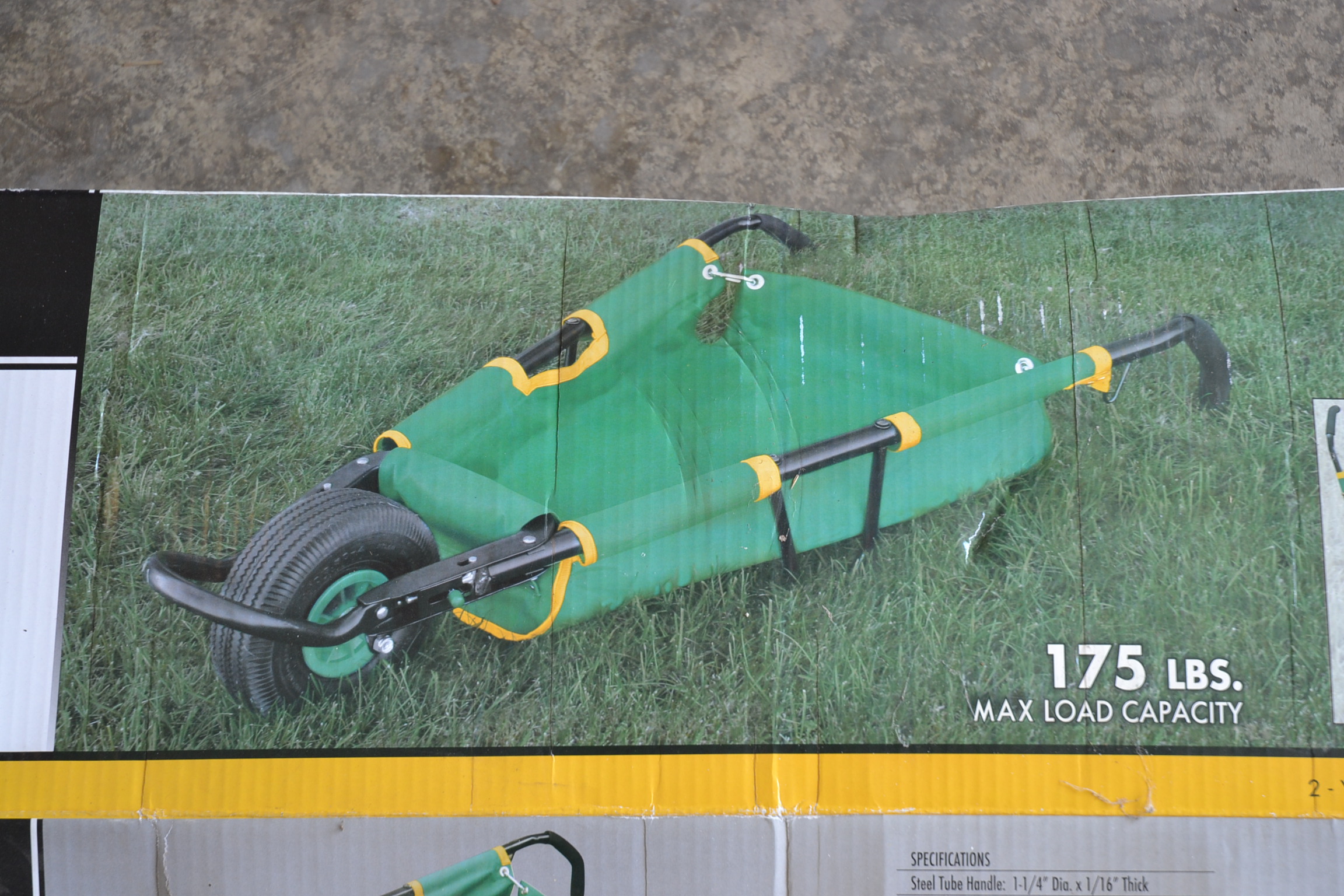 Yardworks Foldable Wheelbarrow 