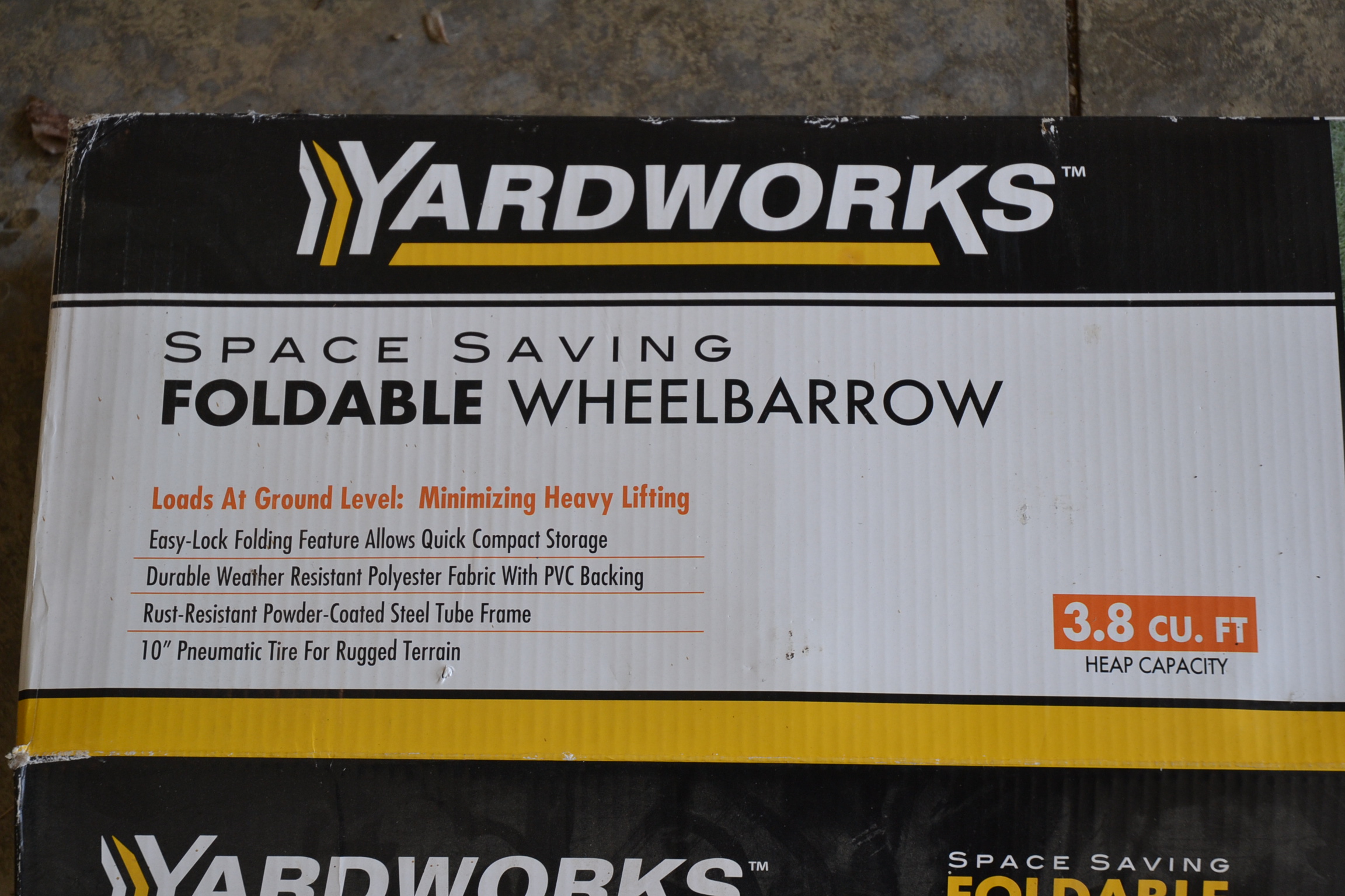 Yardworks Foldable Wheelbarrow 