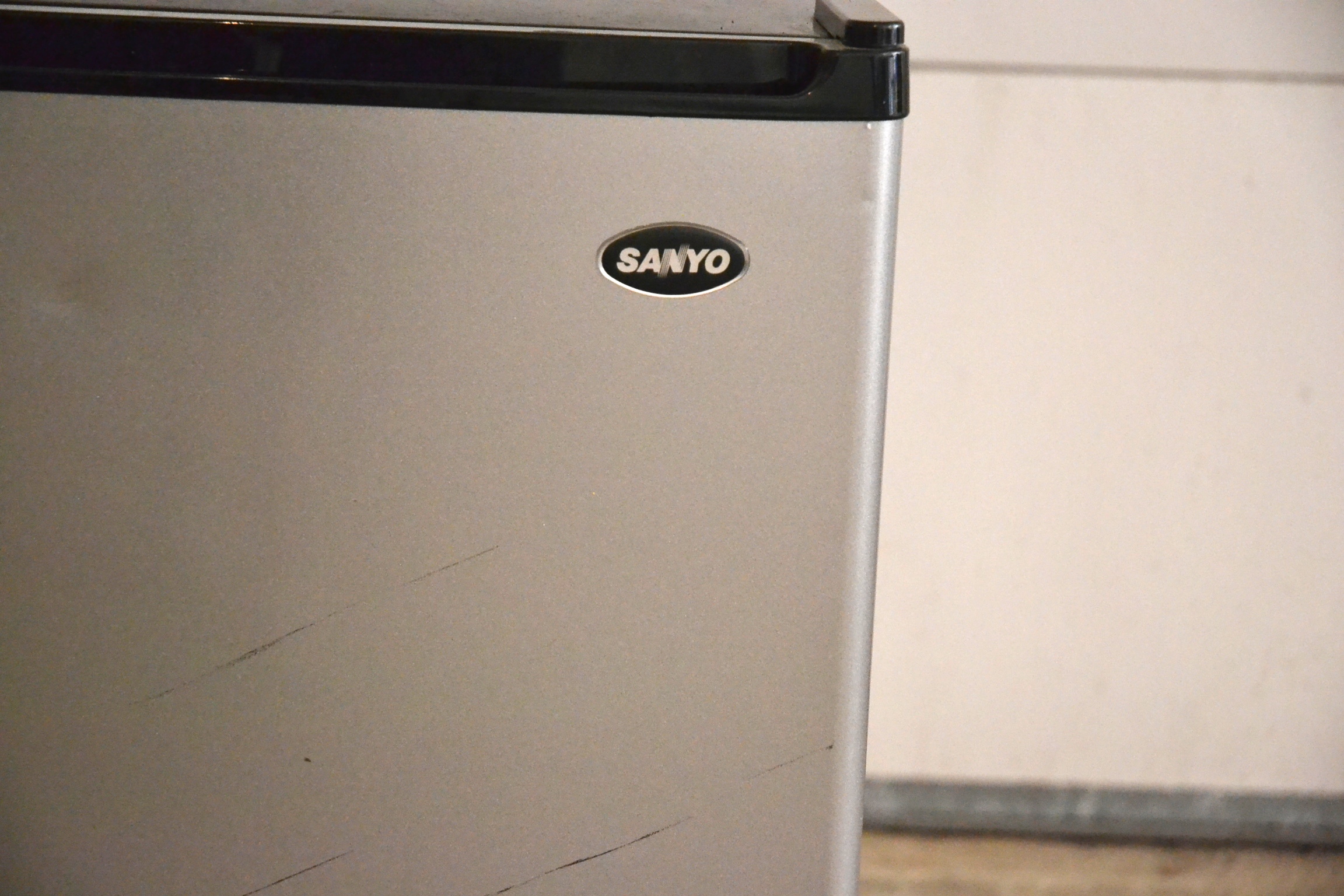 Sanyo Compact Refrigerator