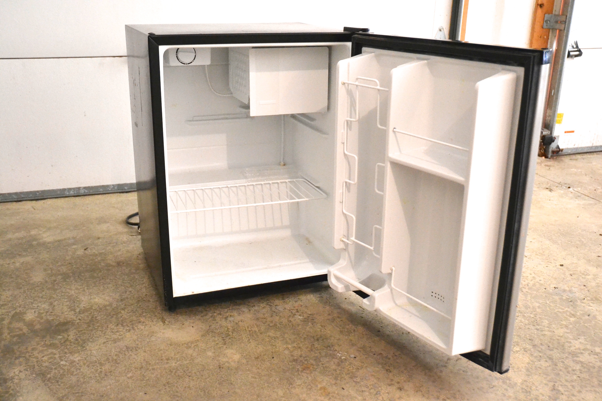 Sanyo Compact Refrigerator