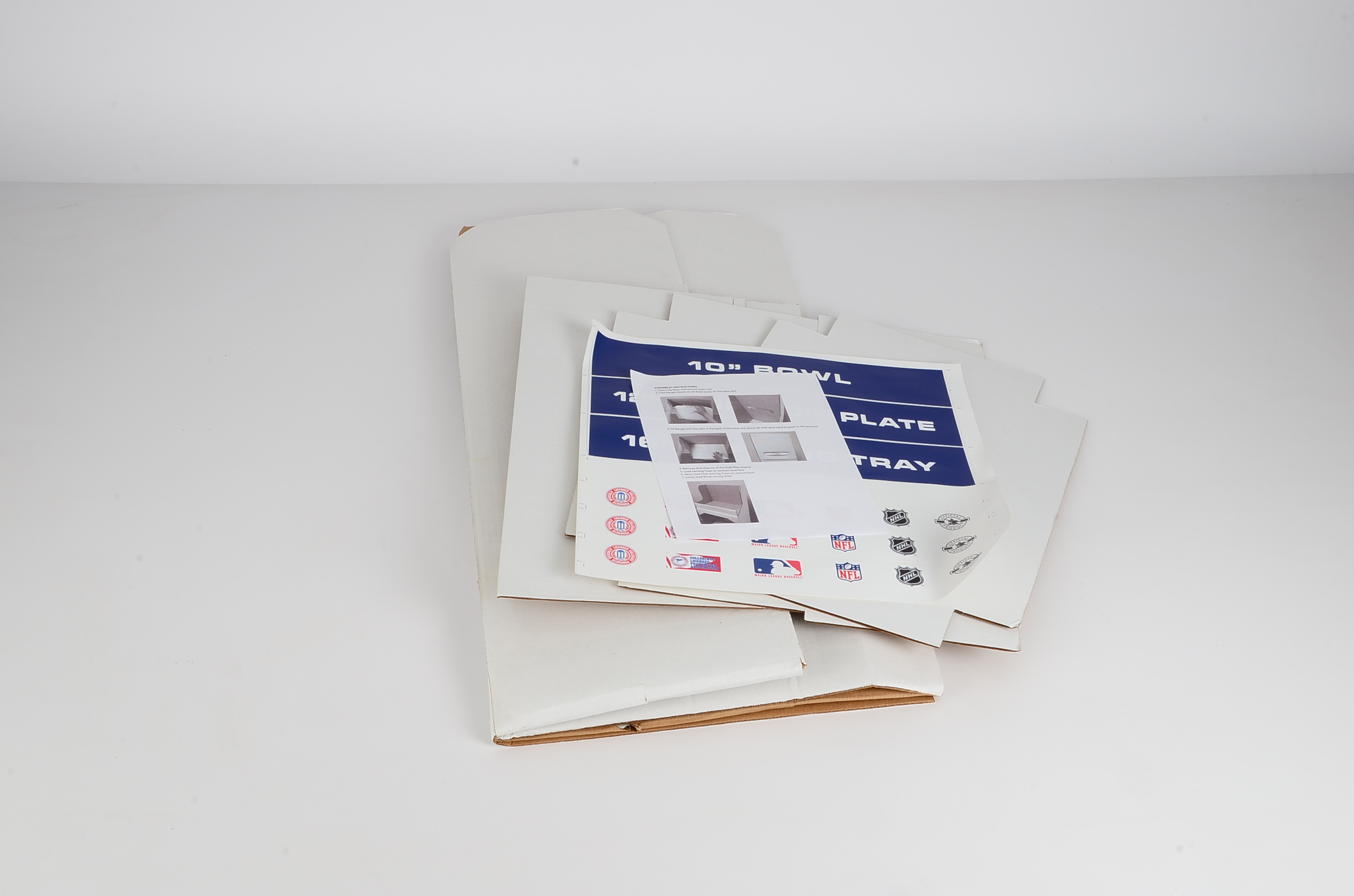 Washington Redskins Factory Box of Plastic Ware