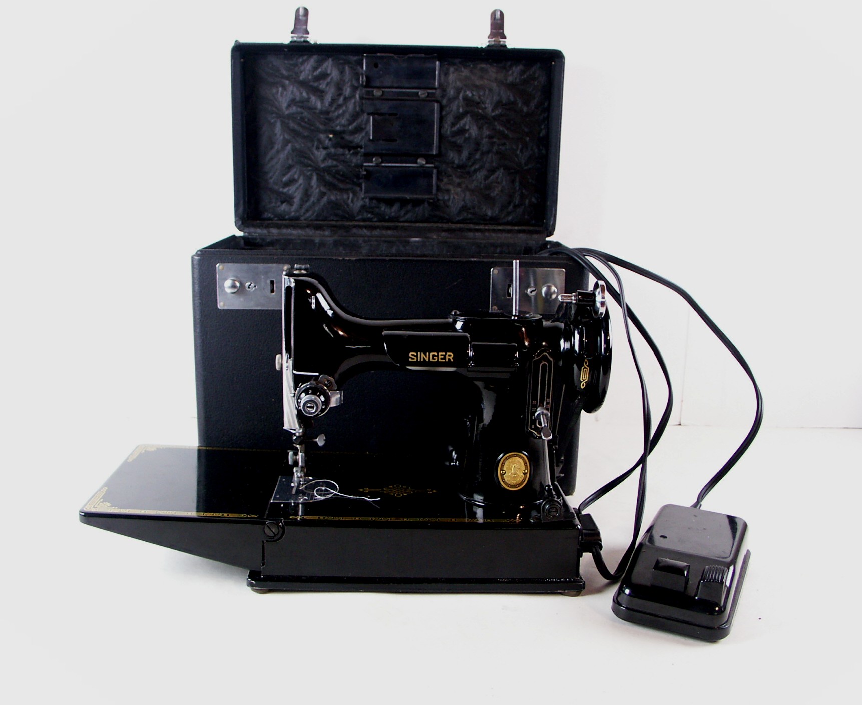 1950s Singer Feather Weight Sewing Machine and Case