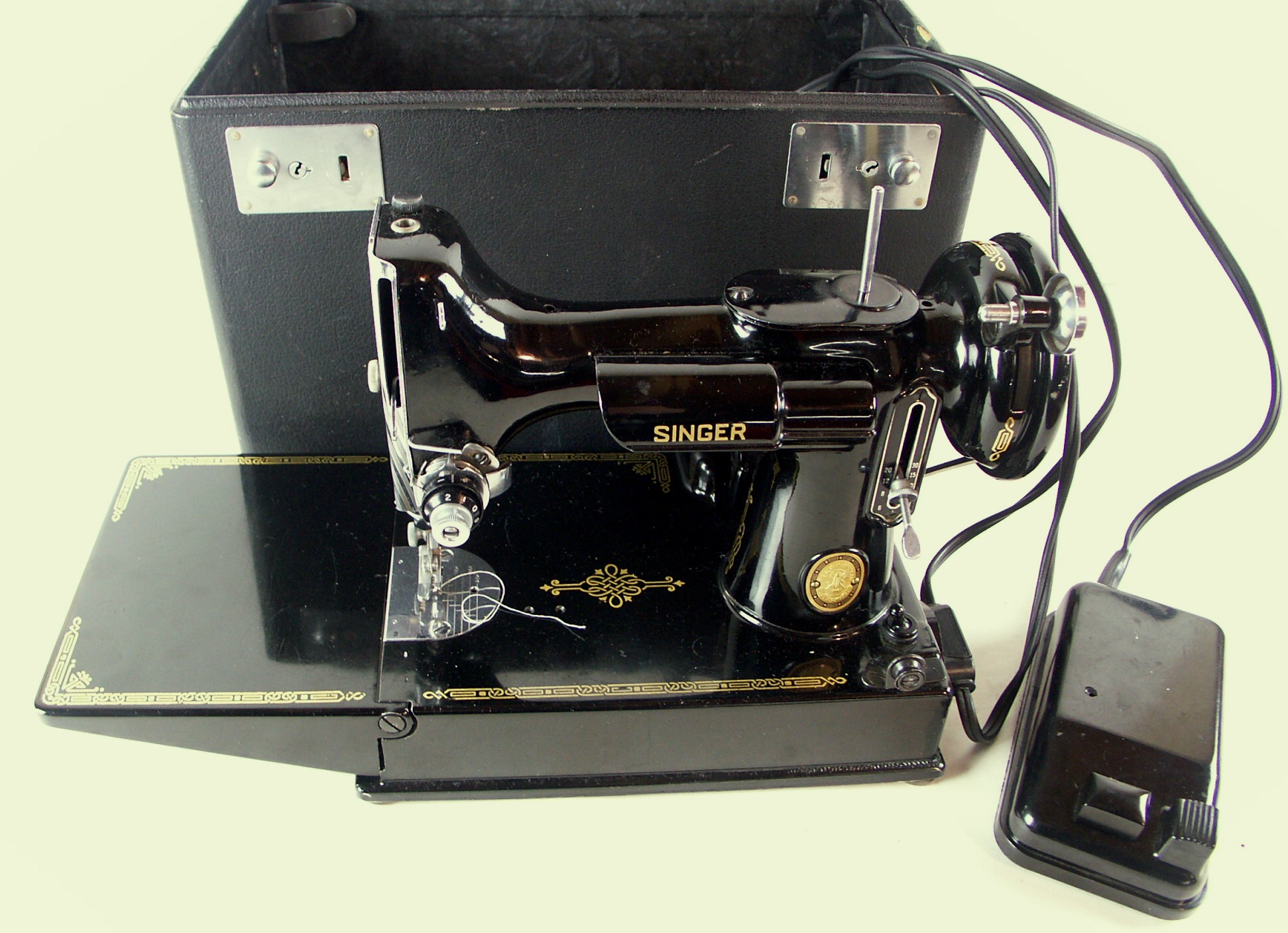 1950s Singer Feather Weight Sewing Machine and Case