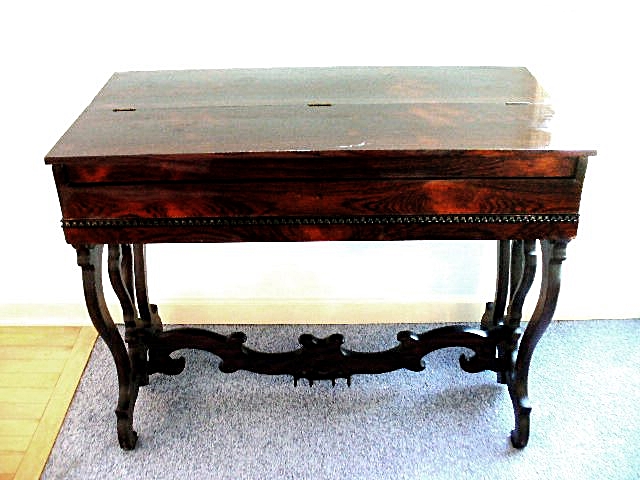 Circa 1860 Antique Rosewood Treat Lindsey & Co. Portable Melodeon