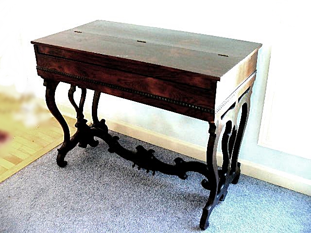 Circa 1860 Antique Rosewood Treat Lindsey & Co. Portable Melodeon