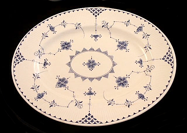 54-Piece Set of Dinnerware in Delft Blue Style in Vienna Woods Pattern