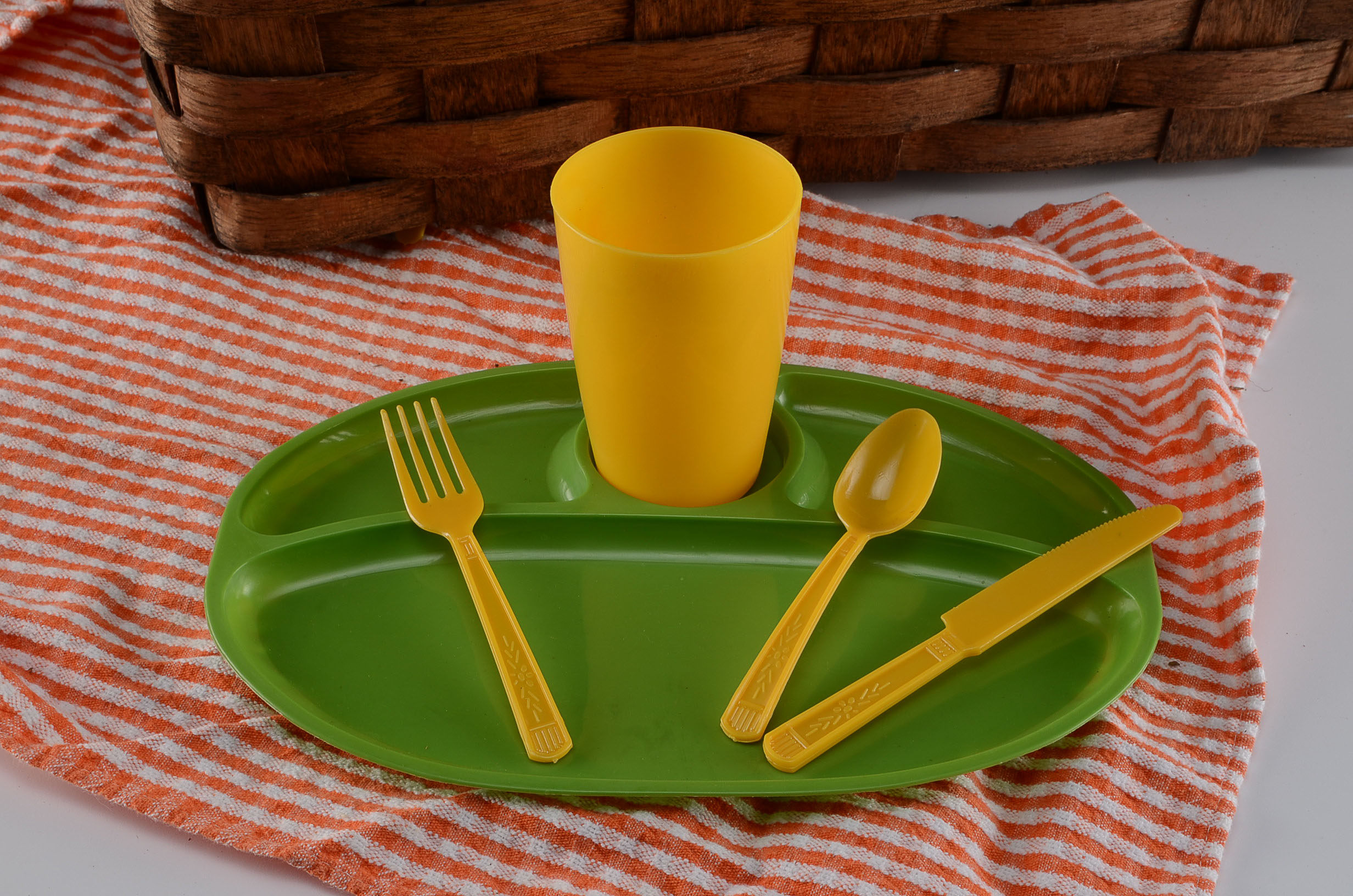 Mid 1960's Picnic Basket With Dishes