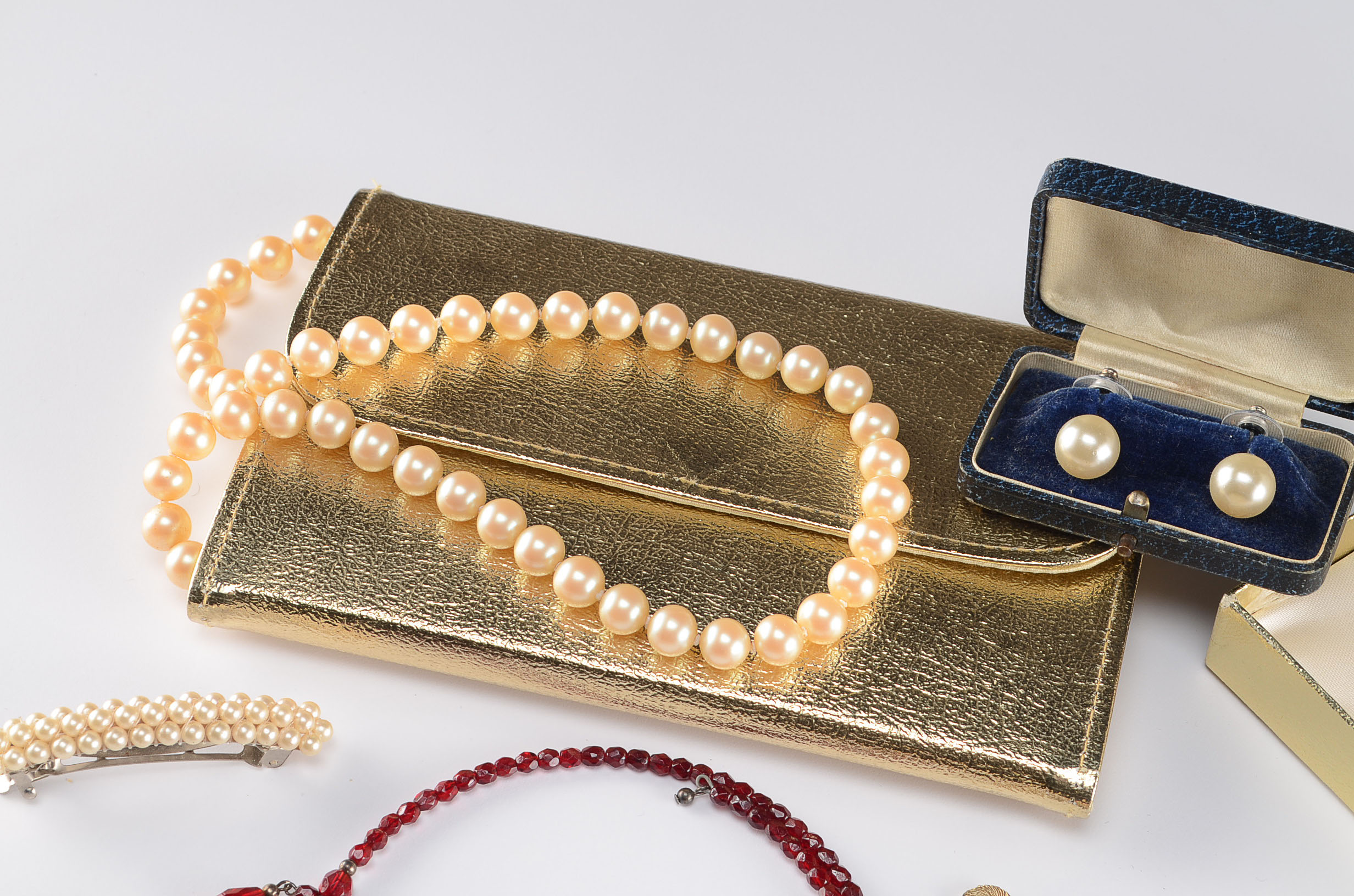 Treasure Trove of Vintage Women's Jewelry 