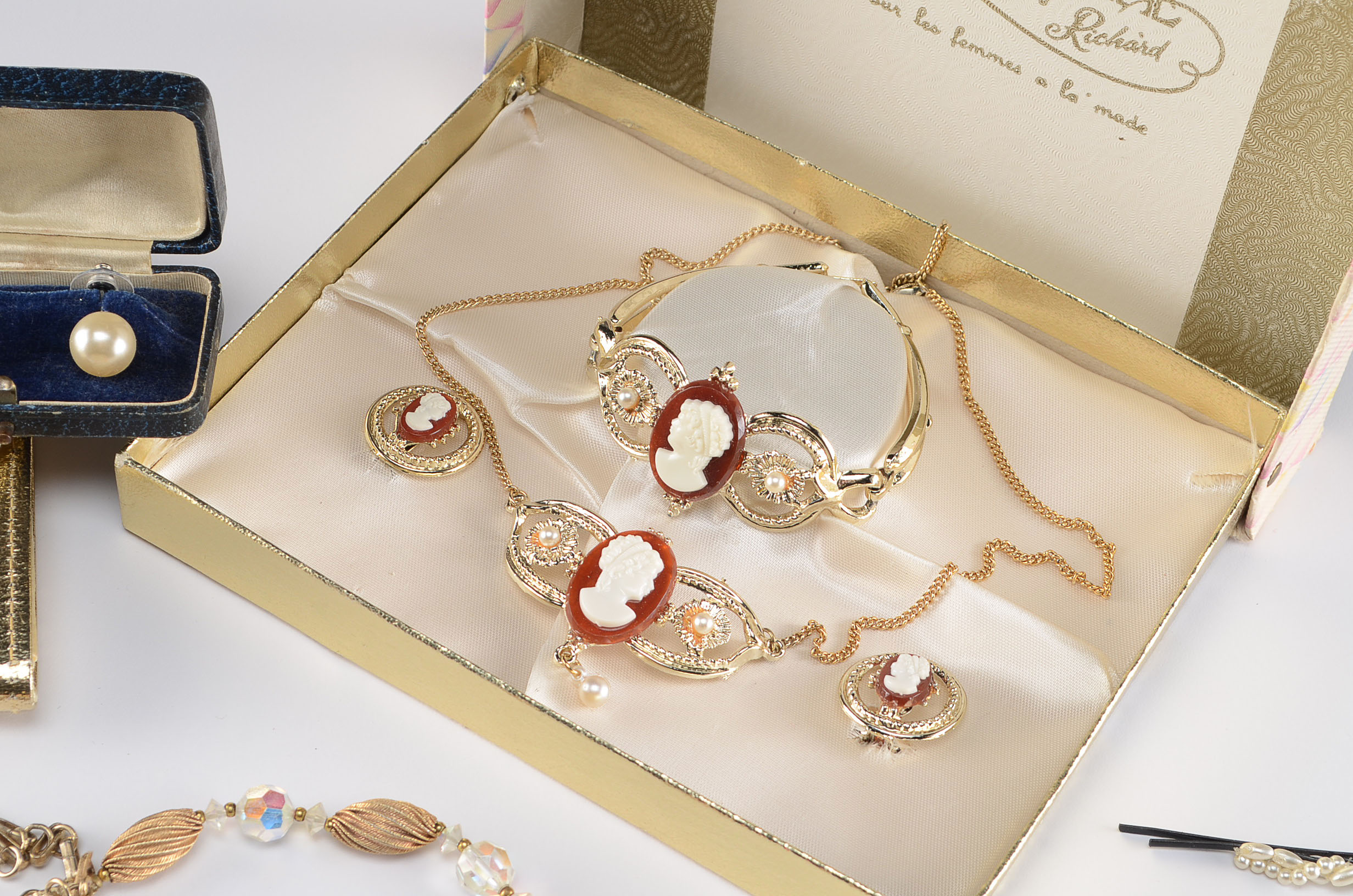 Treasure Trove of Vintage Women's Jewelry 