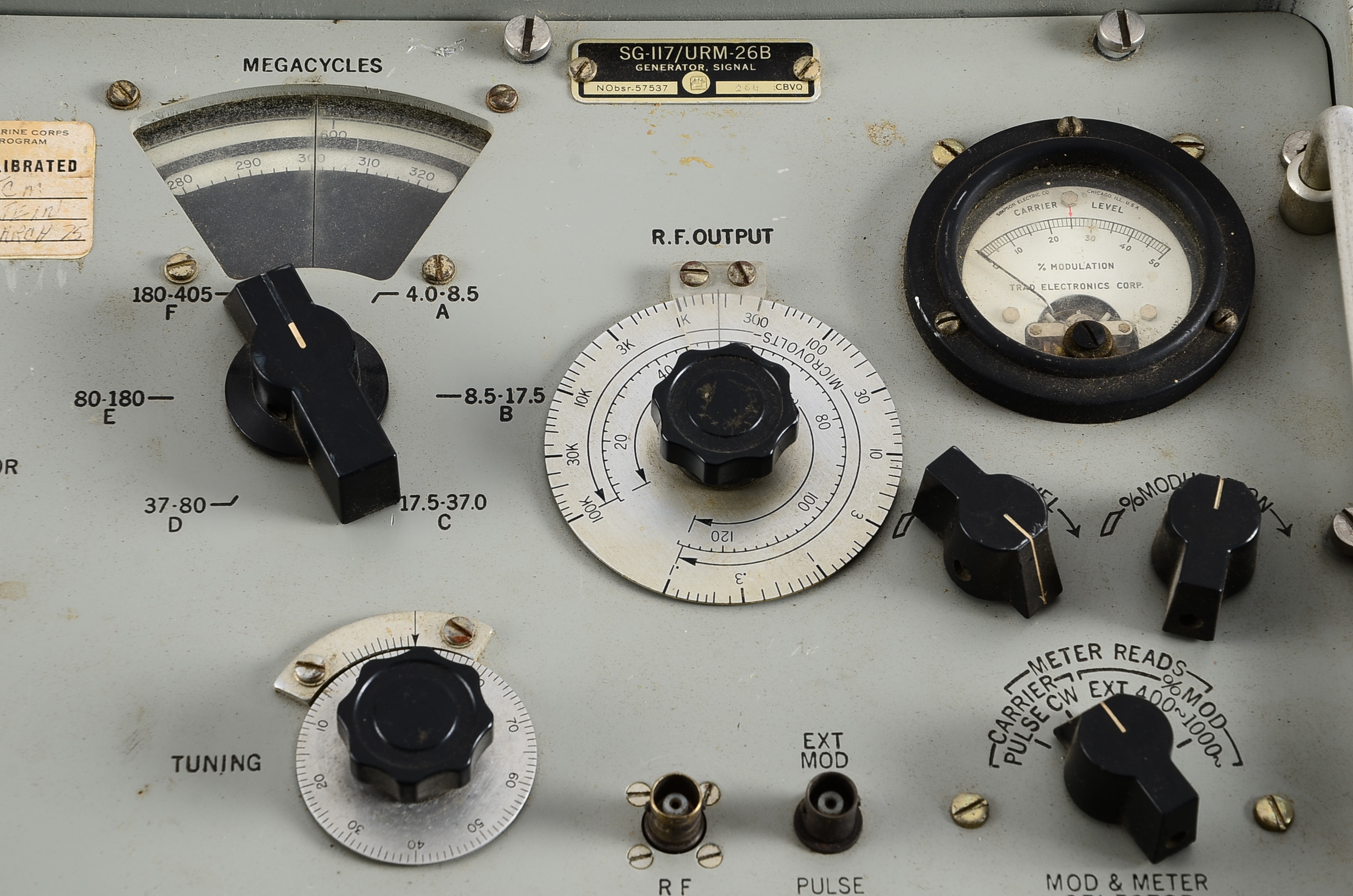 An/Urm-26B RF Signal Generator Set