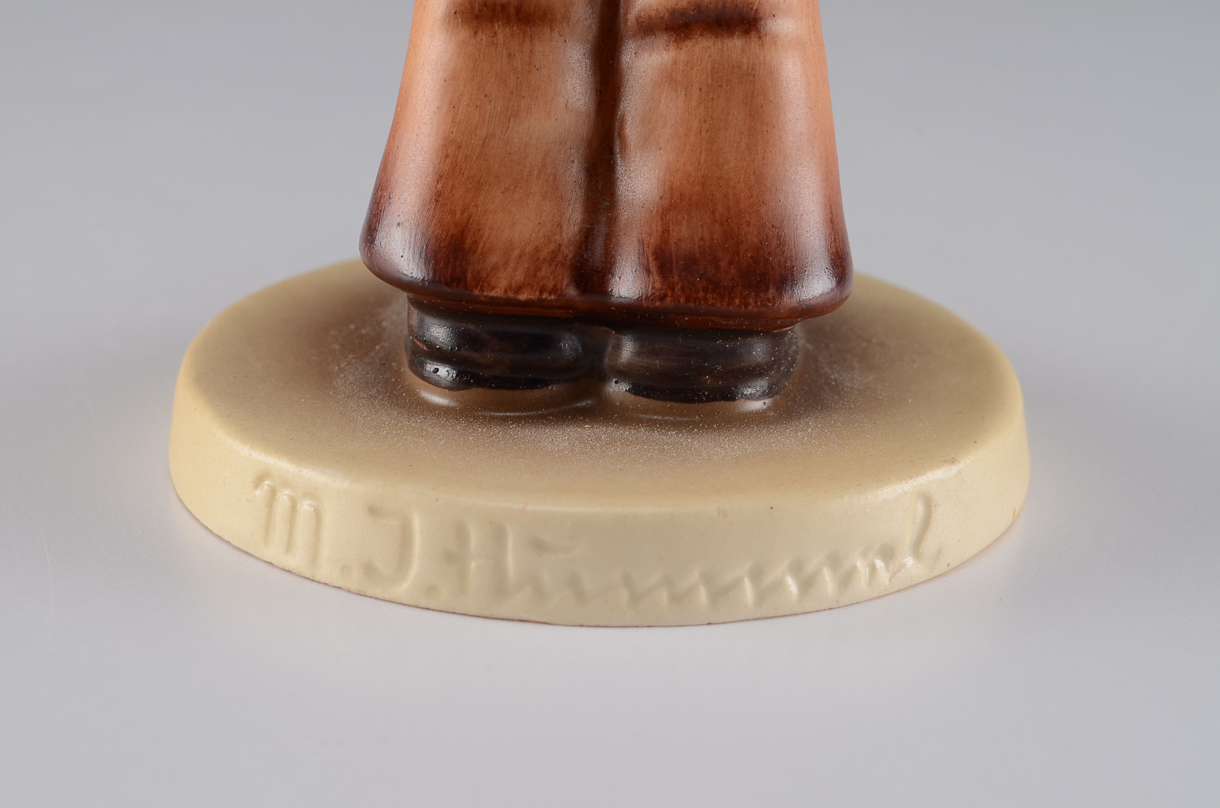 Vintage Hummel "Street Singer" Figurine