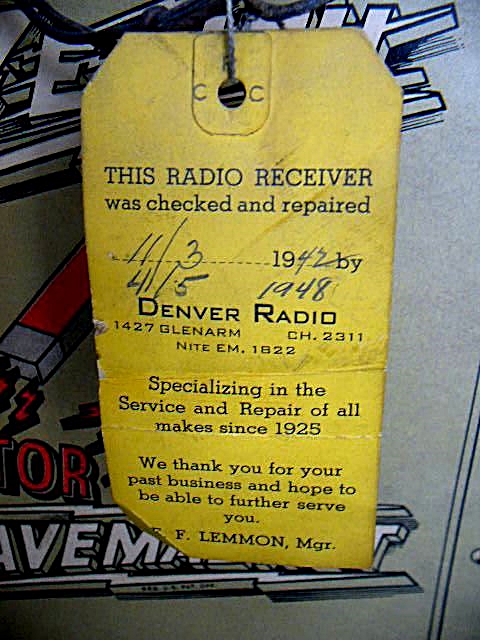 Art Deco Zenith Tube Radio Receiver Circa 1925-1940 in an Inlaid Oak Cabinet 