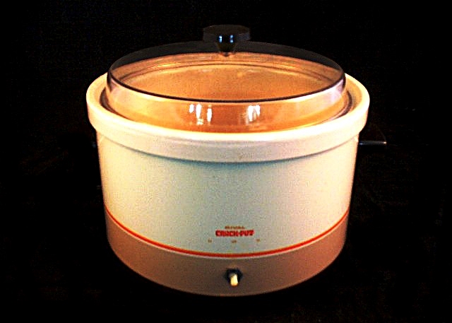 Rival 5-Quart Crock-Pot Slow Cooker in Vanilla