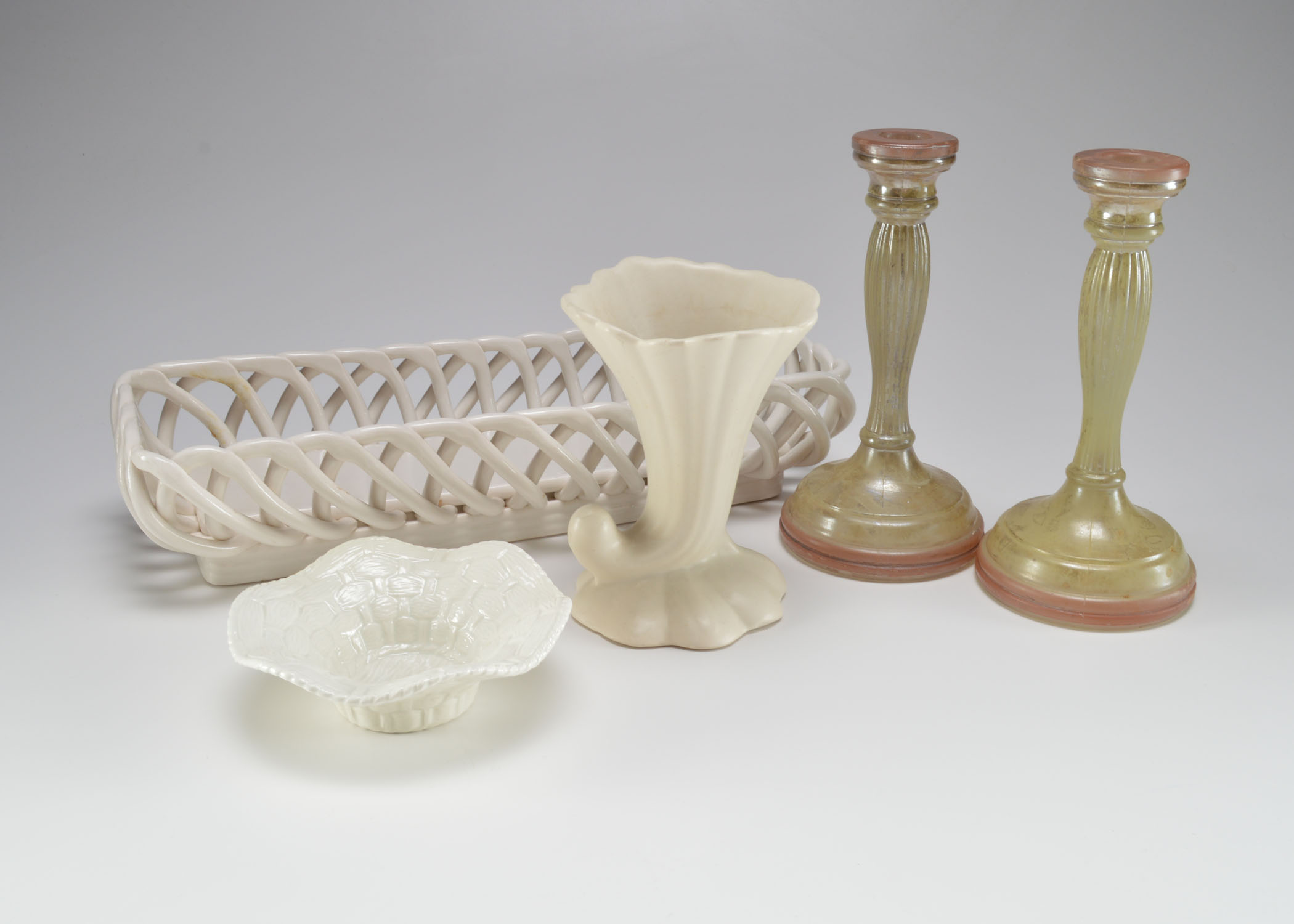 Mixed White Decorative Pieces