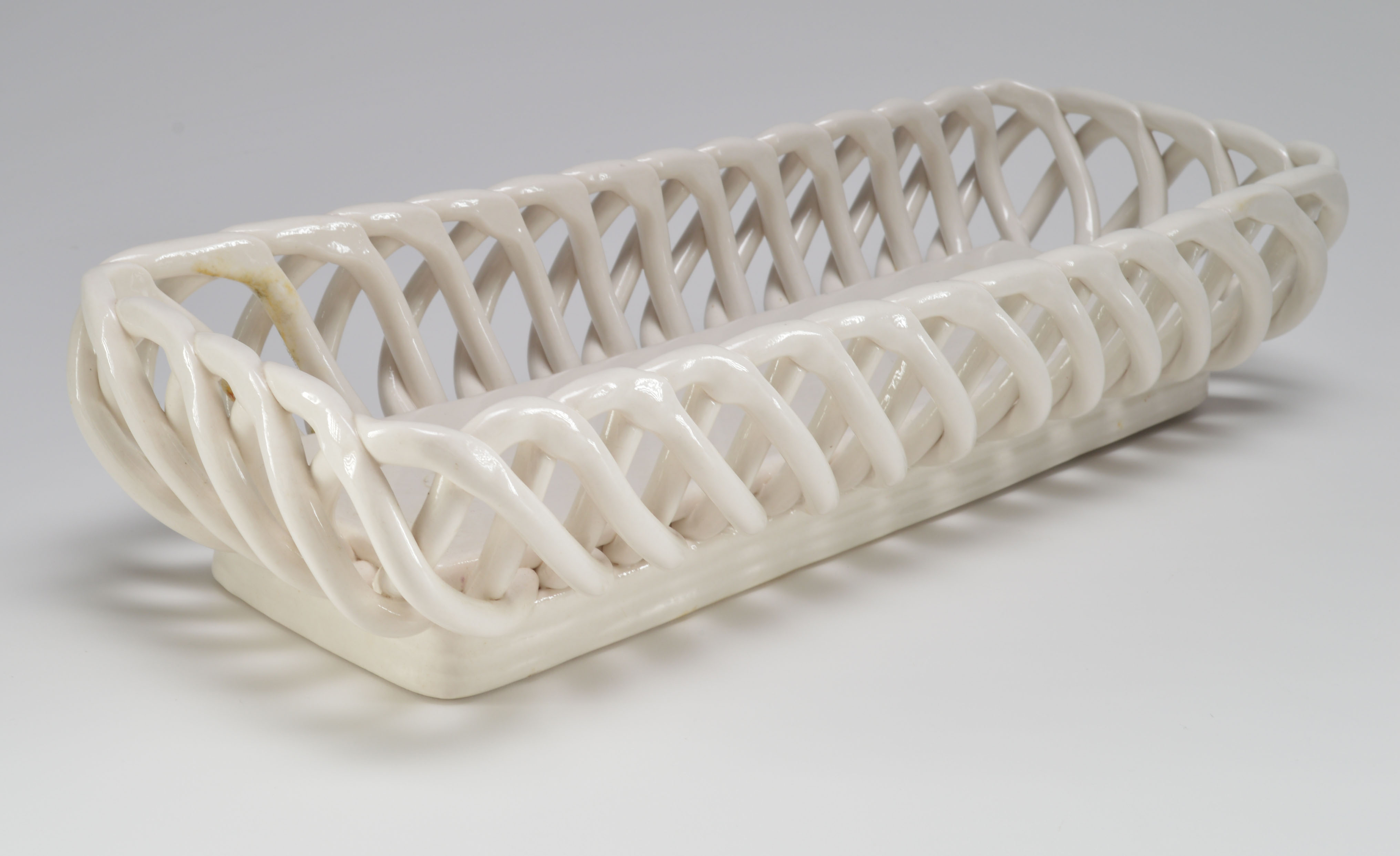 Mixed White Decorative Pieces