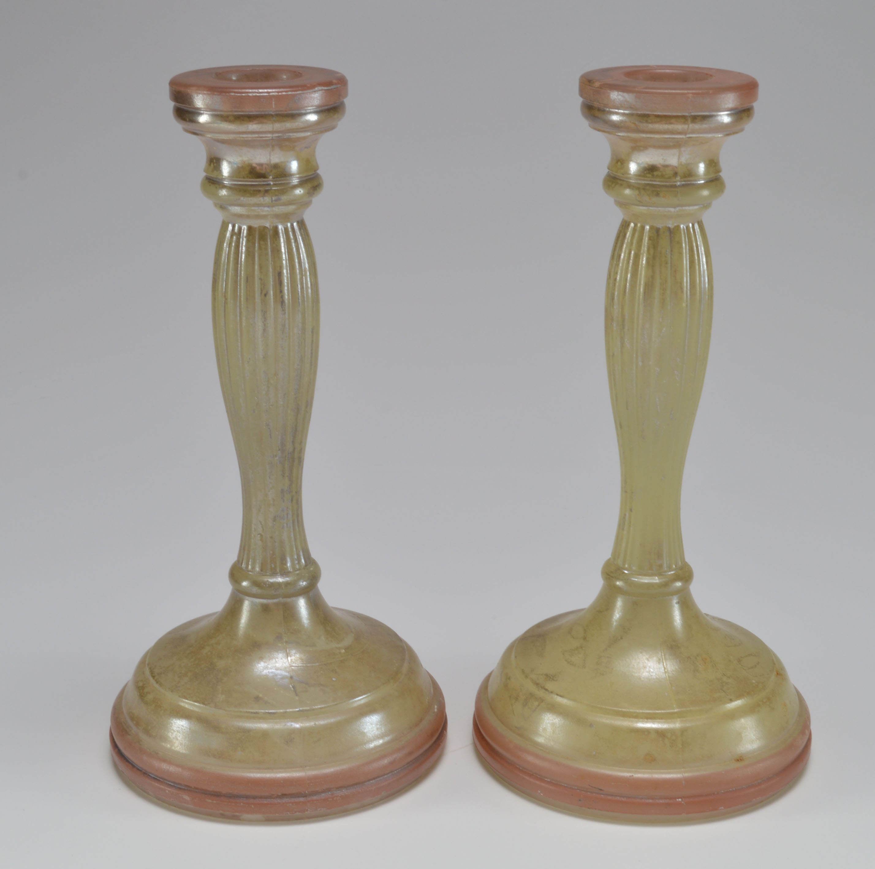 Mixed White Decorative Pieces